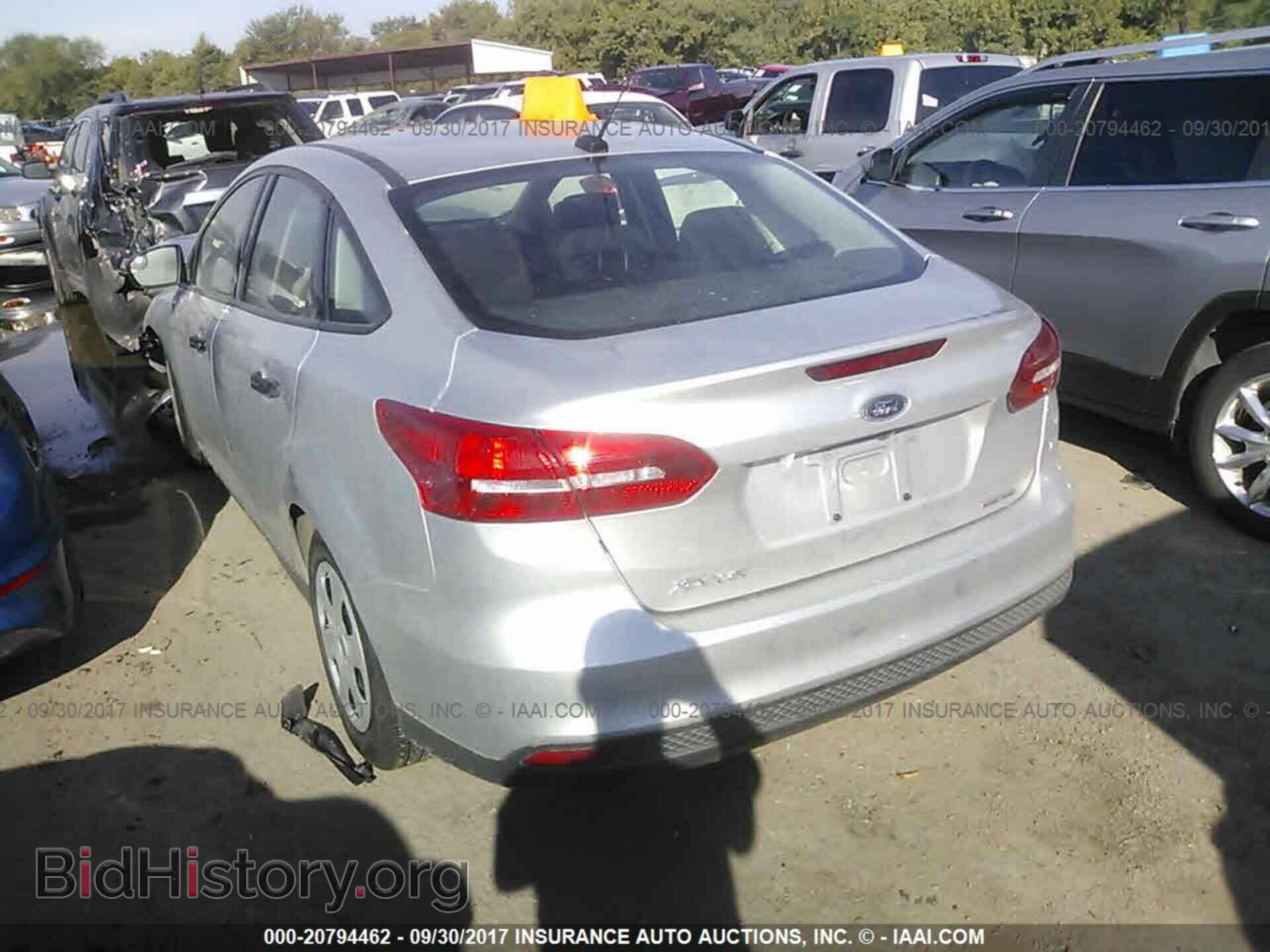2016 Ford Focus - VIN: 1FADP3E22GL310092 - Фото 3