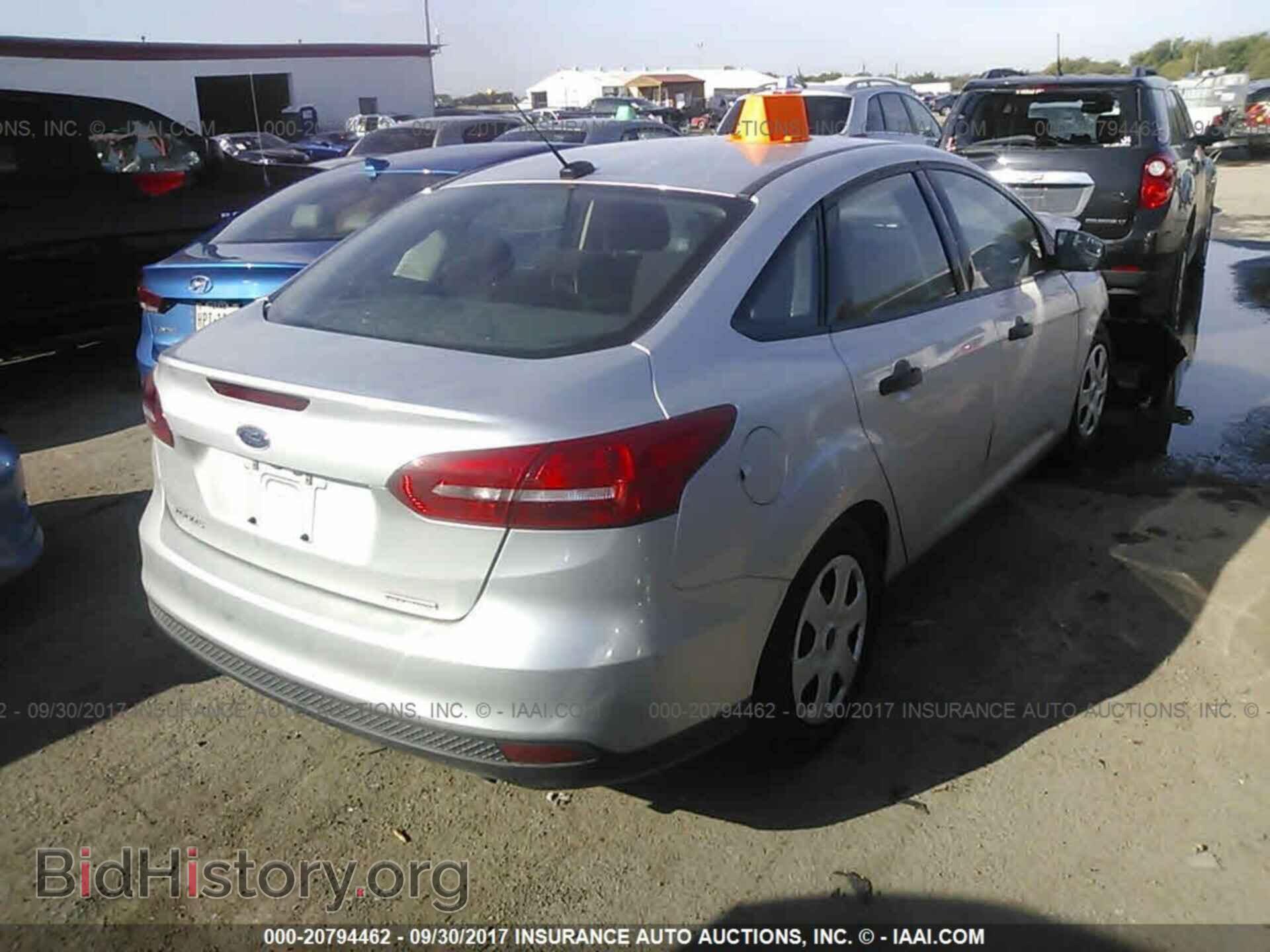 2016 Ford Focus - VIN: 1FADP3E22GL310092 - Фото 4