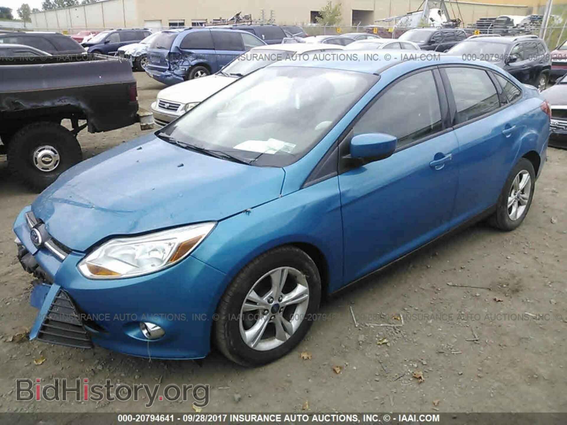 2012 Ford Focus - VIN: 1FAHP3F27CL306033 - Photo 2