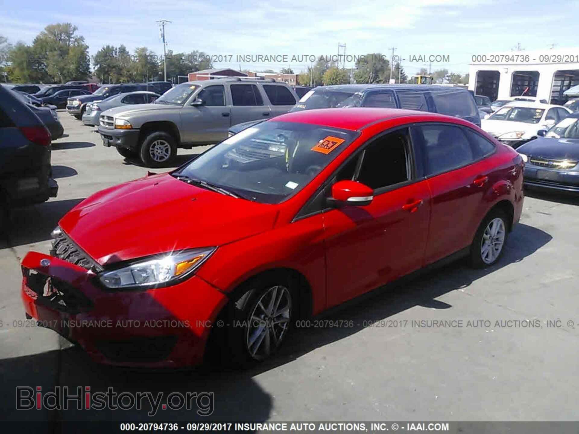 2015 Ford Focus - VIN: 1FADP3F25FL318118 - Фото 2