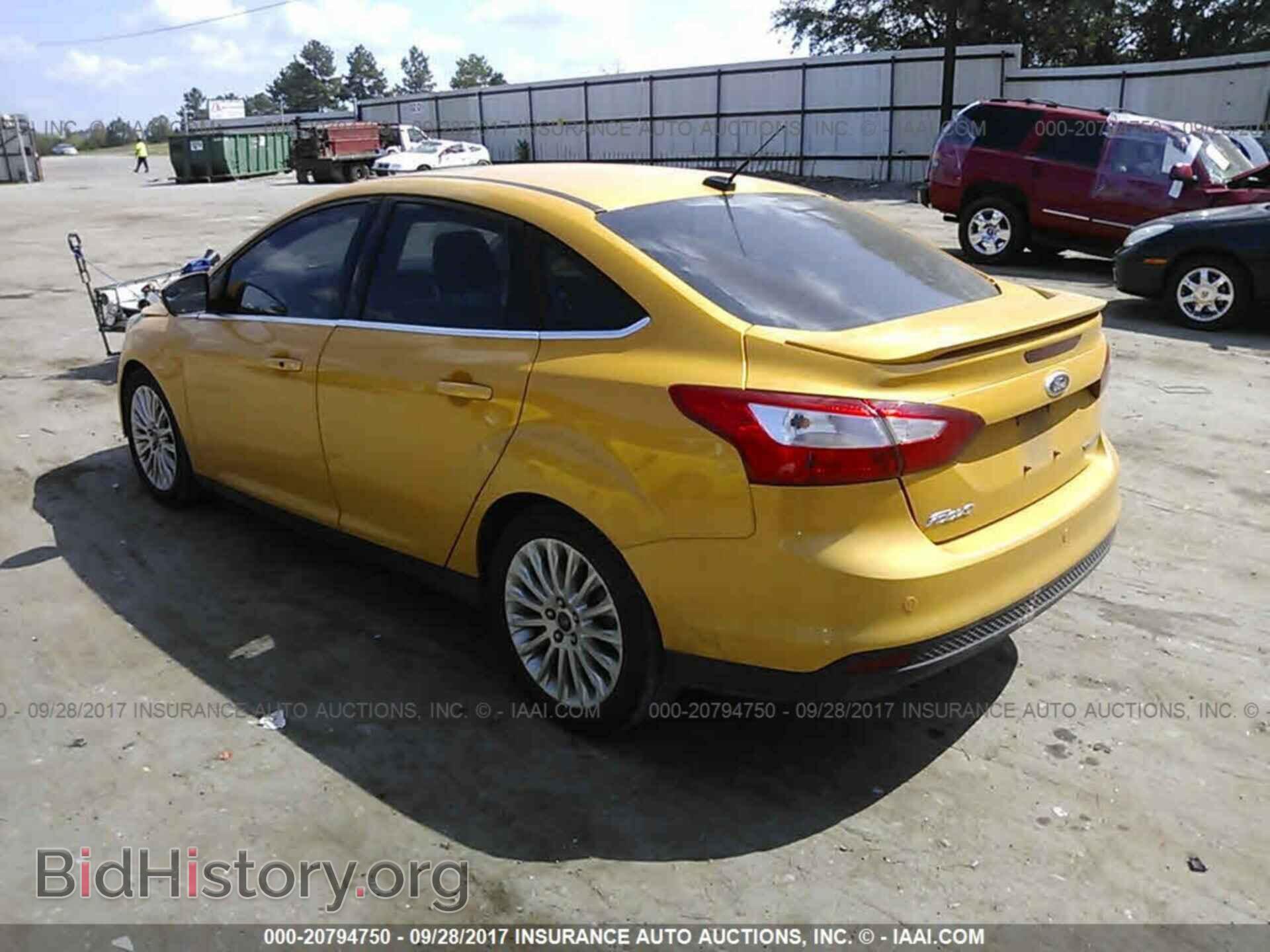 2012 Ford Focus - VIN: 1FAHP3J20CL336806 - Photo 3