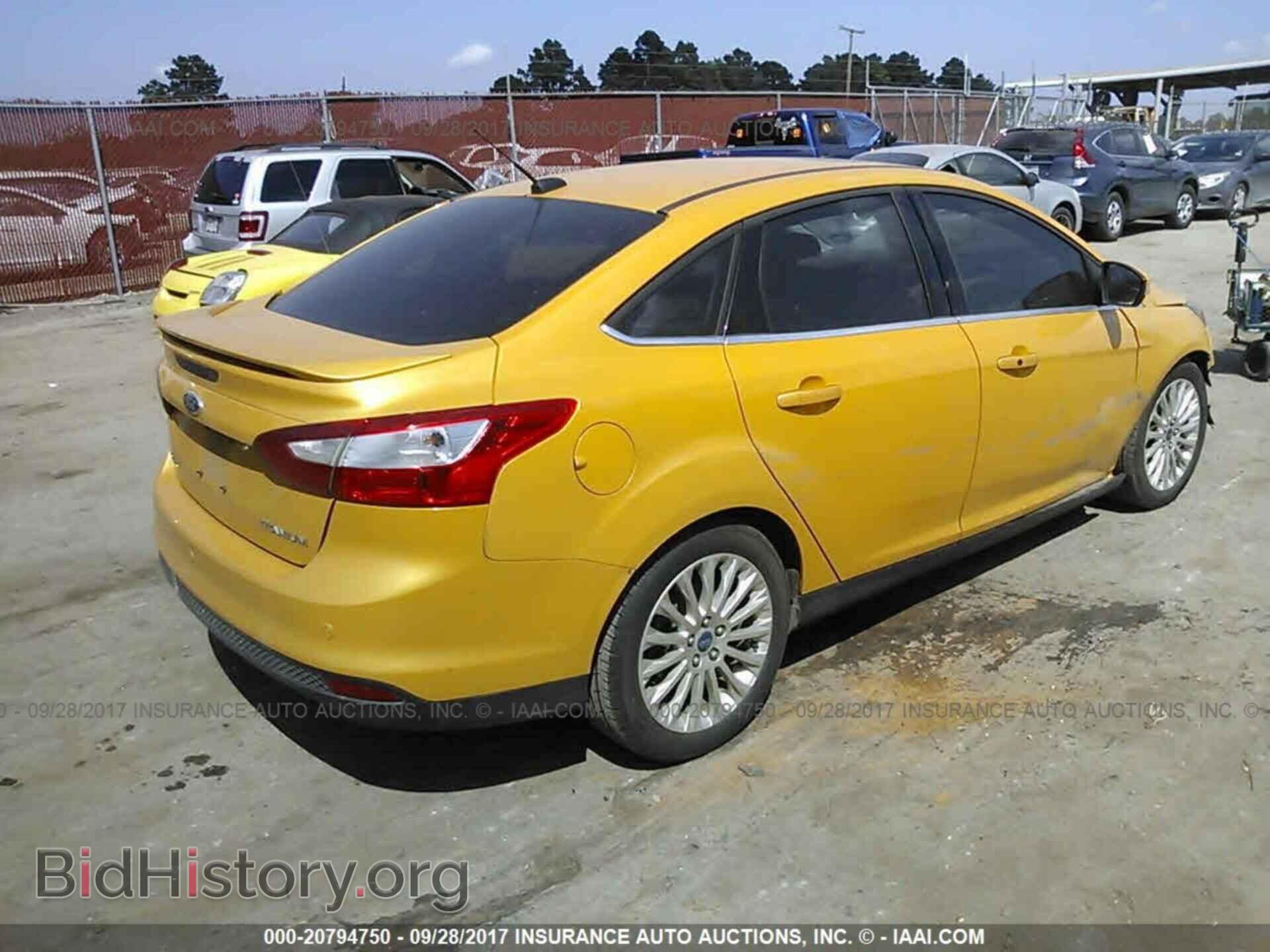 2012 Ford Focus - VIN: 1FAHP3J20CL336806 - Photo 4