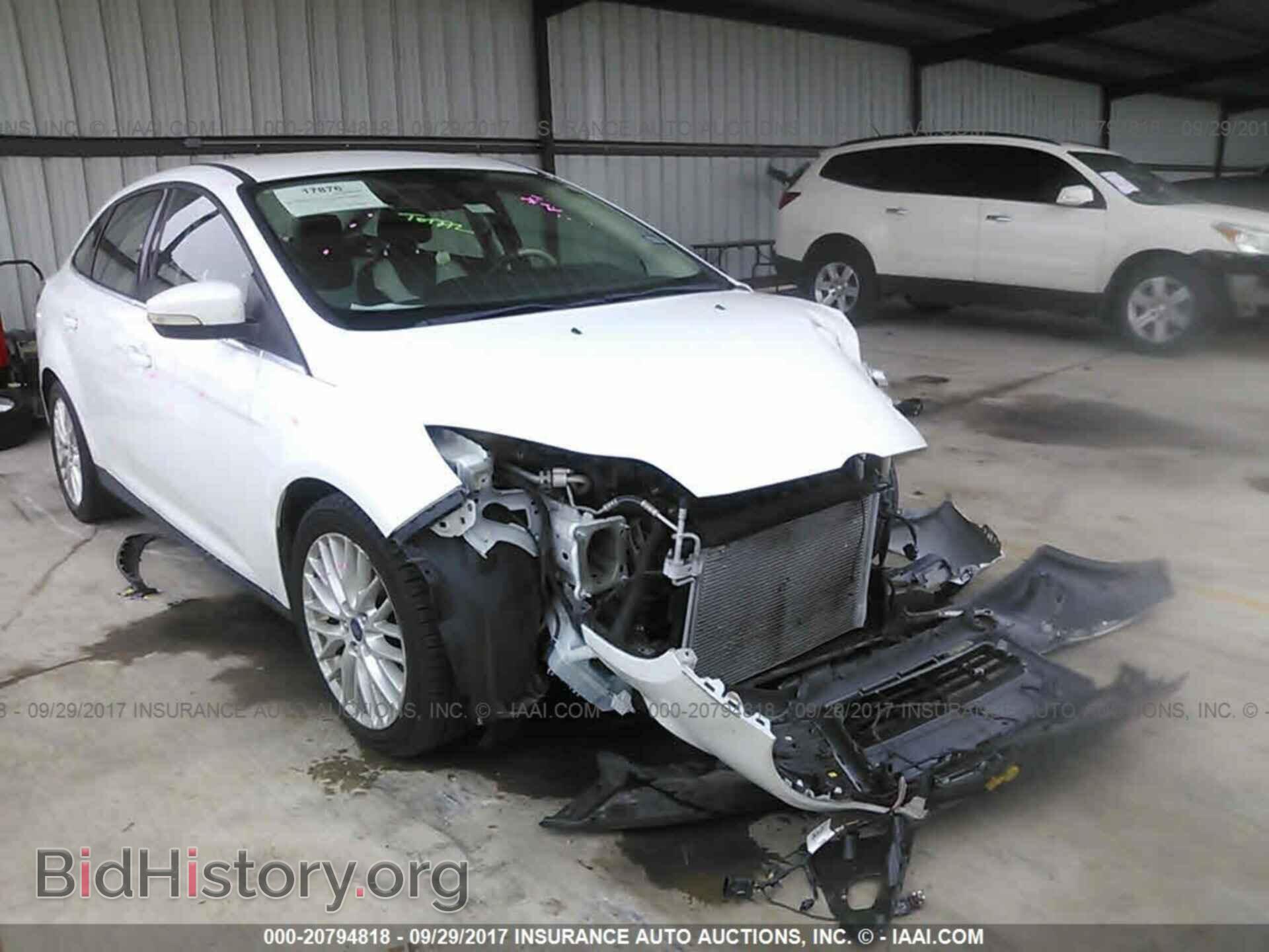 Photo 1FAHP3H28CL155376 - Ford Focus 2012