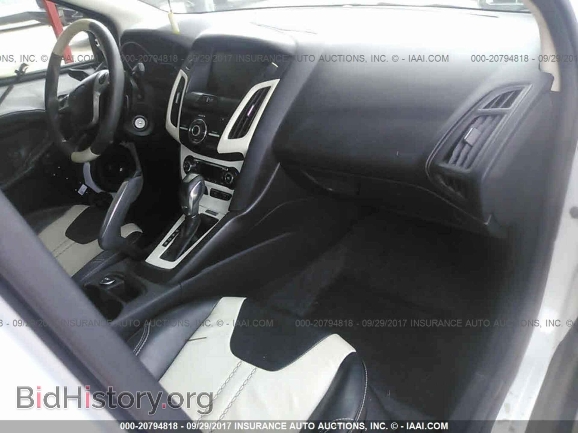 2012 Ford Focus - VIN: 1FAHP3H28CL155376 - Photo 5