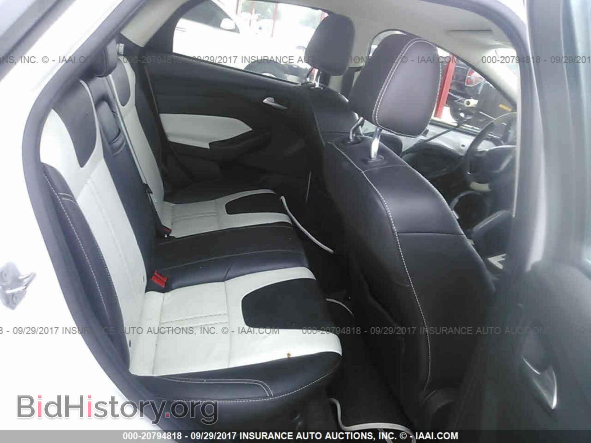 2012 Ford Focus - VIN: 1FAHP3H28CL155376 - Photo 8