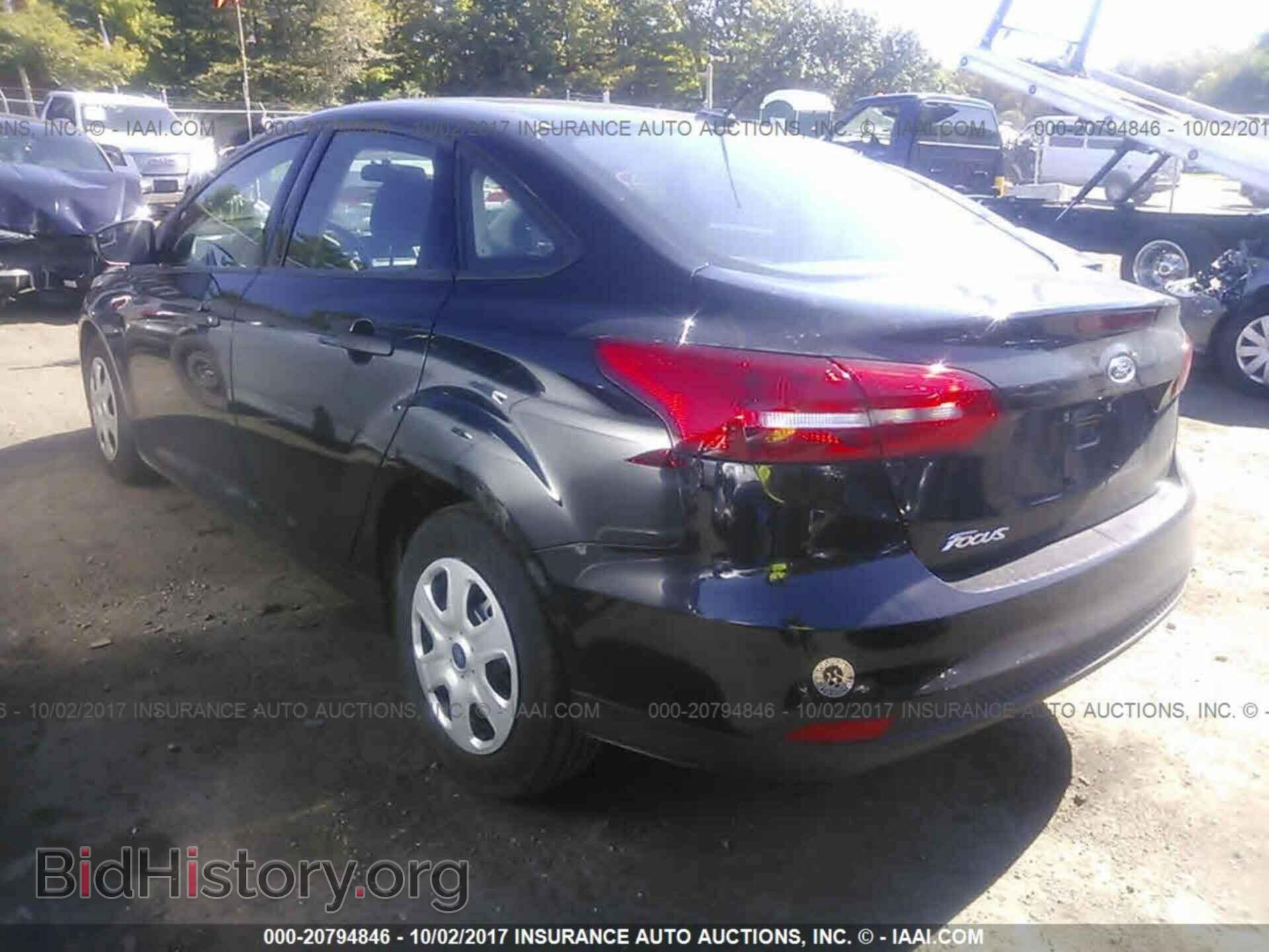 2017 Ford Focus - VIN: 1FADP3E21HL301241 - Фото 3