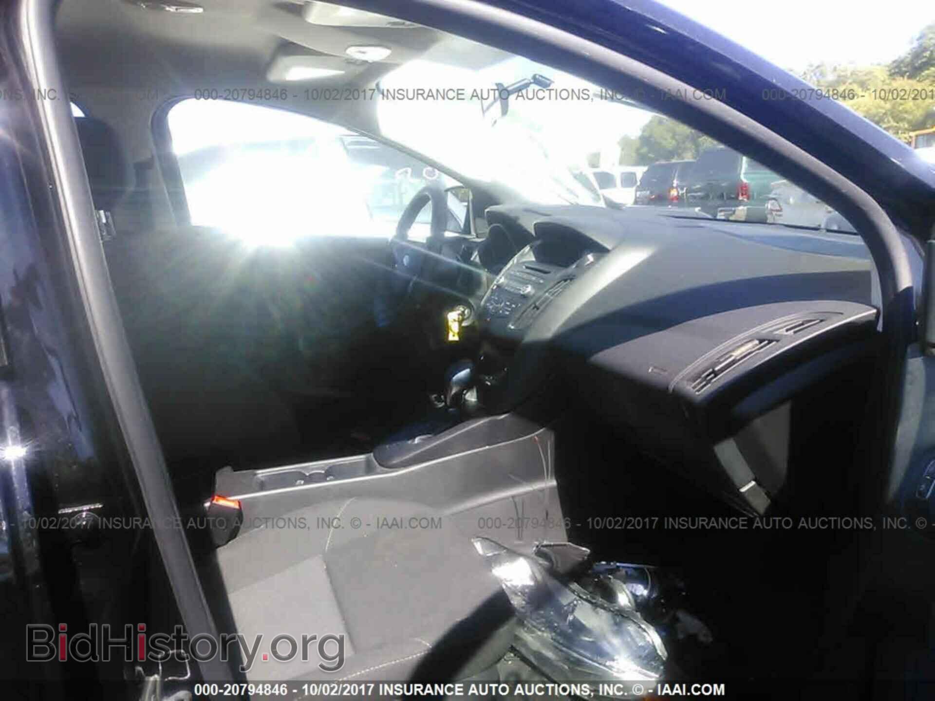 2017 Ford Focus - VIN: 1FADP3E21HL301241 - Фото 5