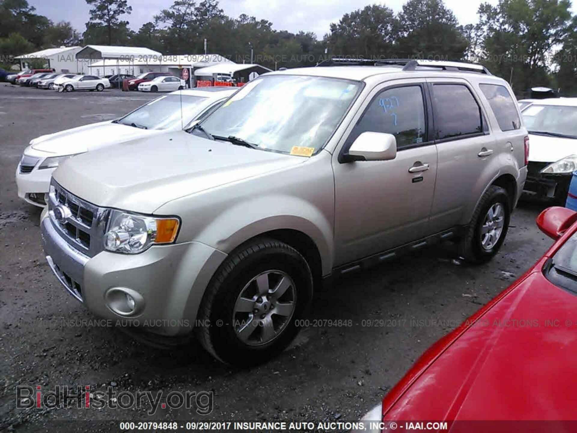 2011 Ford Escape - VIN: 1FMCU0E7XBKA47322 - Фото 2