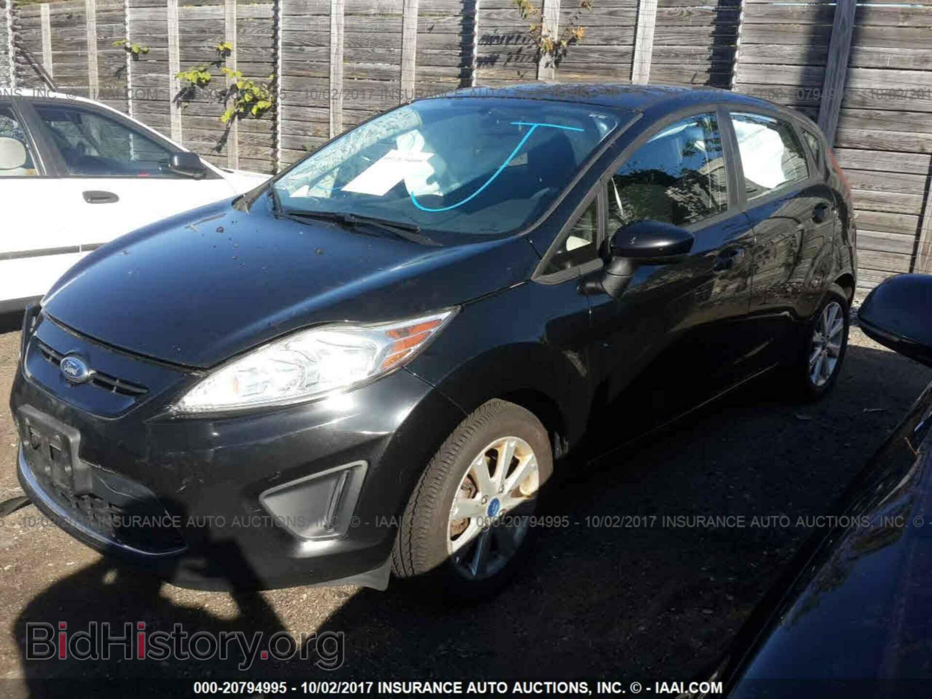 2012 Ford Fiesta - VIN: 3FADP4EJ5CM110149 - Photo 2