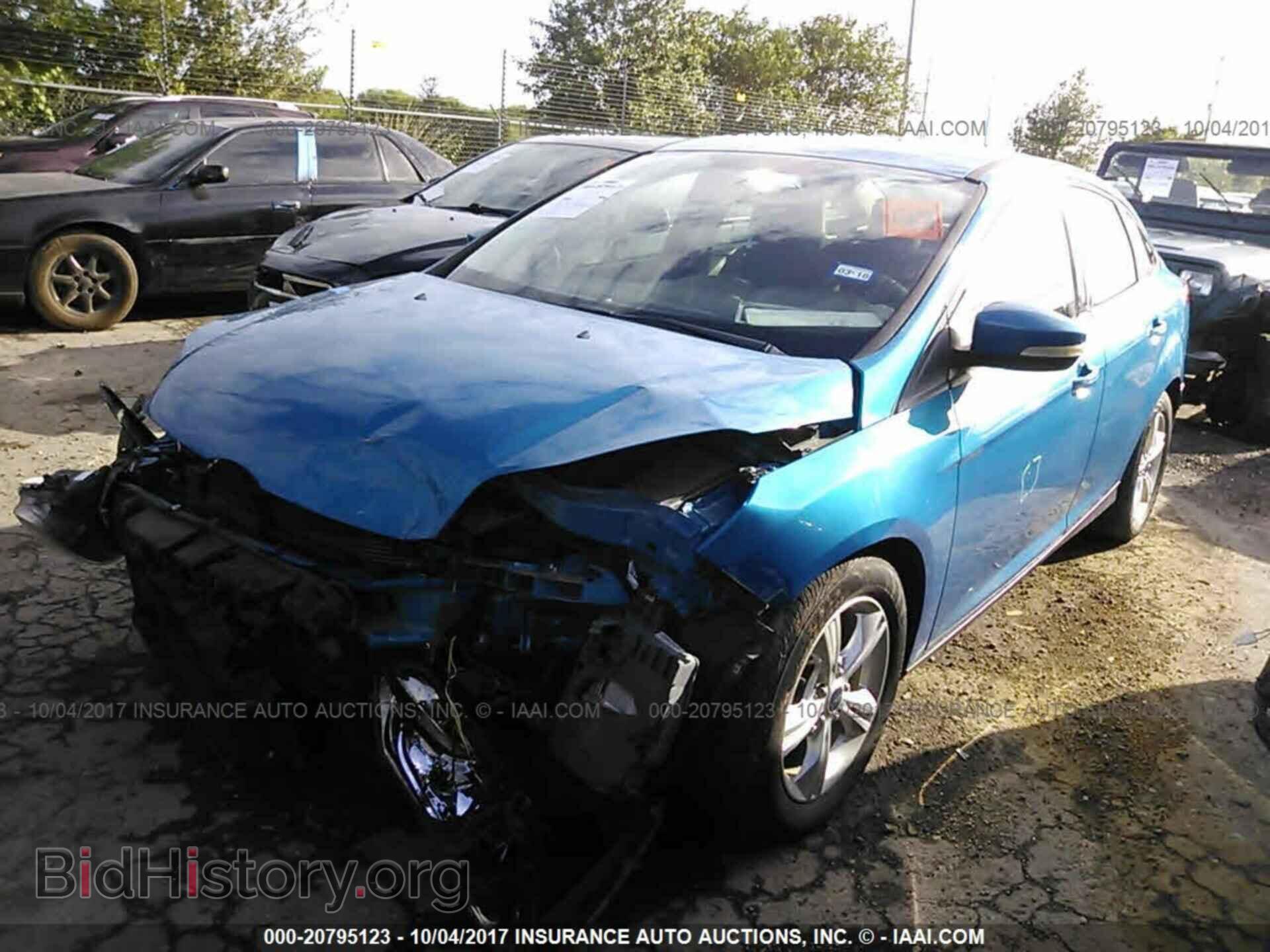 2013 Ford Focus - VIN: 1FADP3F25DL289829 - Фото 2