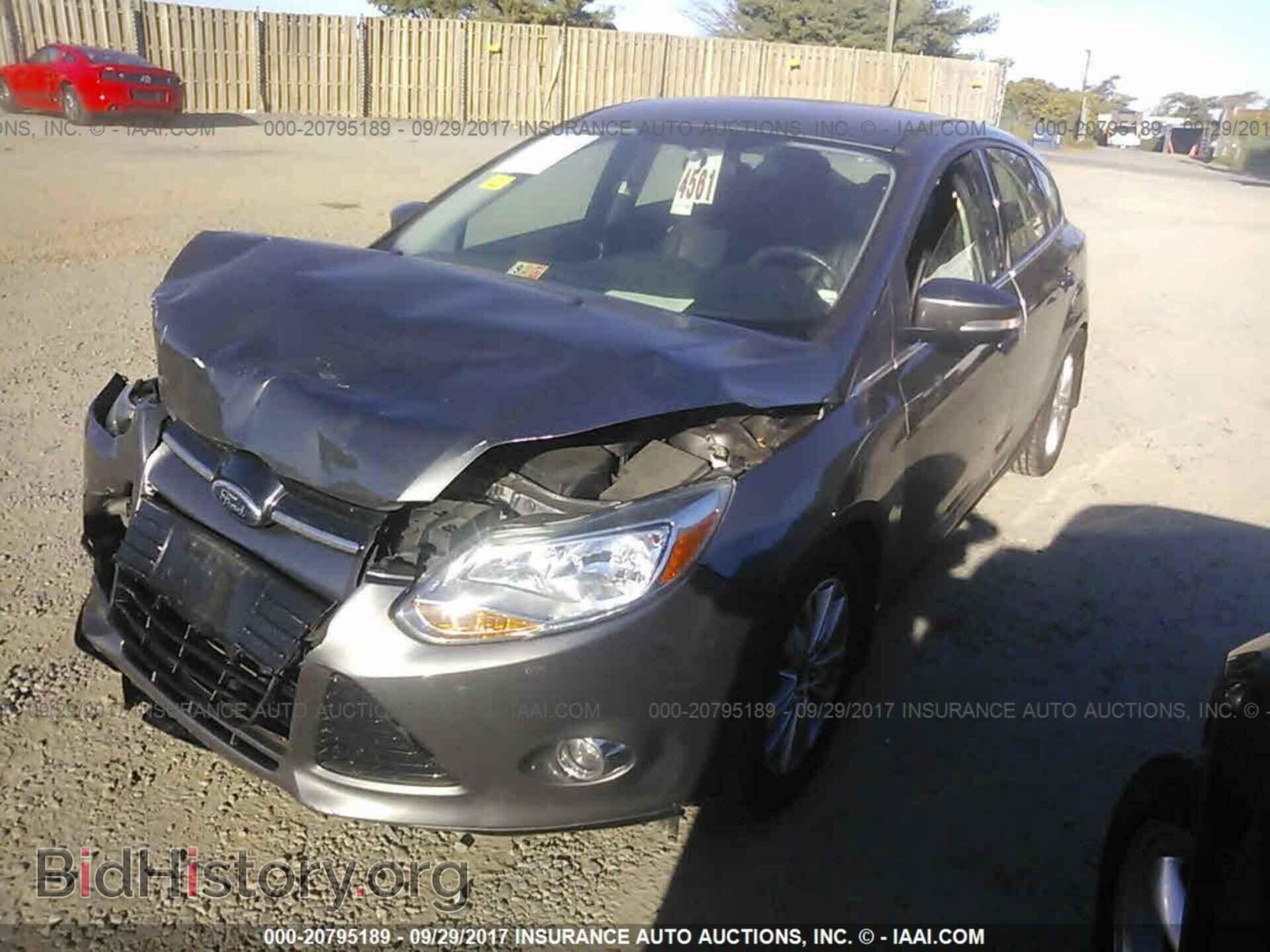 2012 Ford Focus - VIN: 1FAHP3M25CL462784 - Photo 2