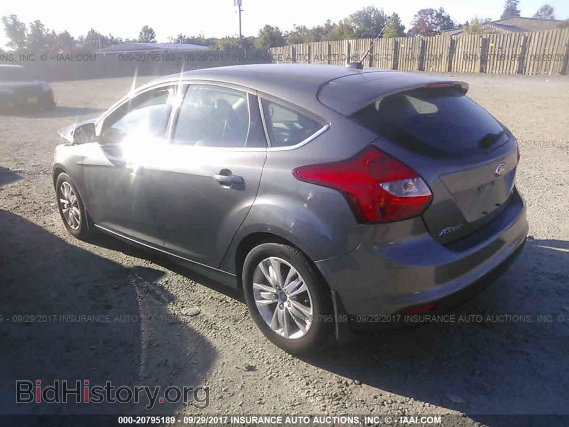 2012 Ford Focus - VIN: 1FAHP3M25CL462784 - Photo 3