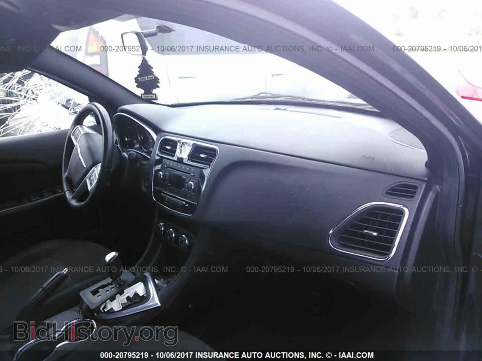 2013 Chrysler 200 - VIN: 1C3CCBBB4DN660618 - Photo 5