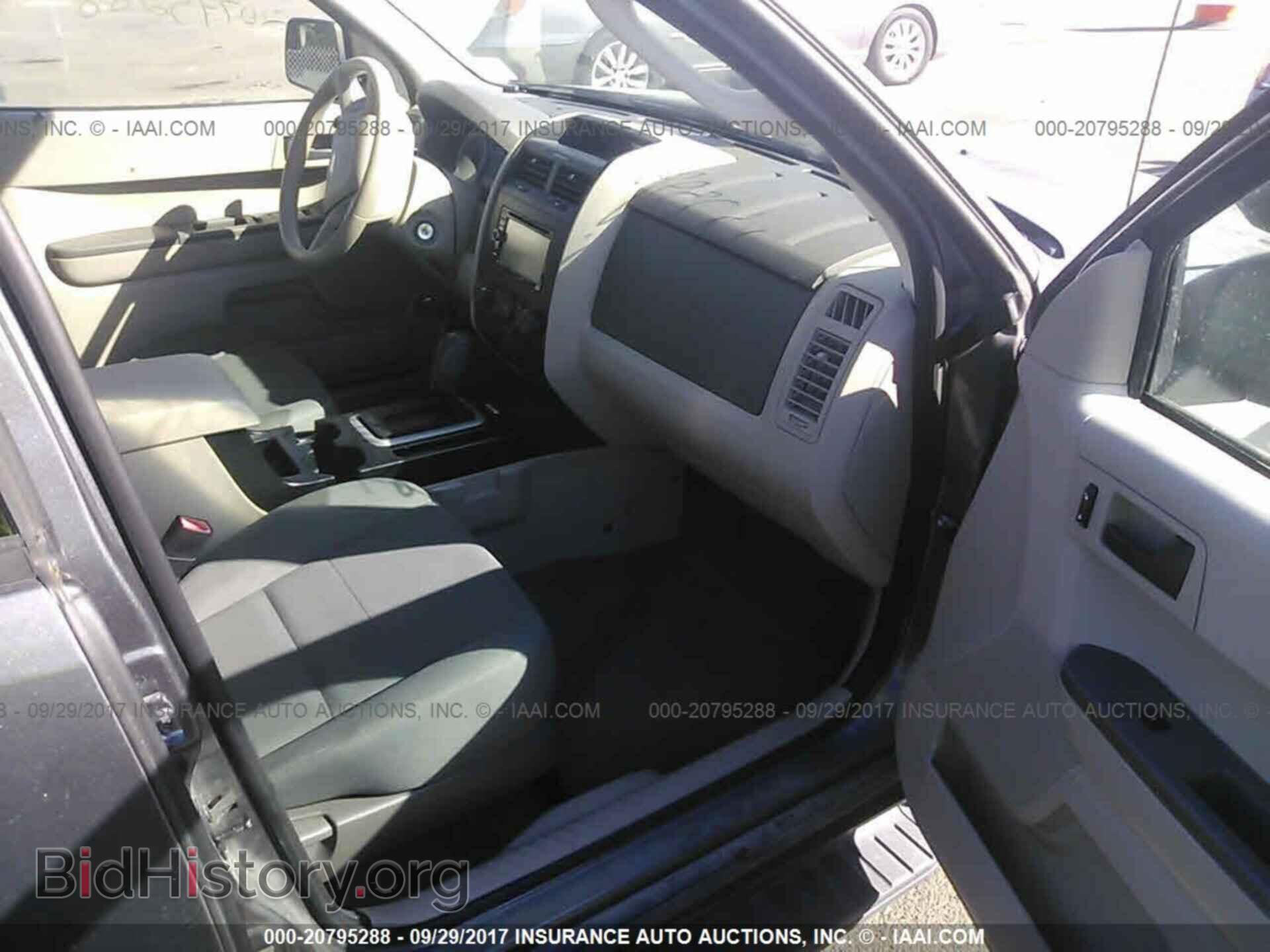 2011 Ford Escape - VIN: 1FMCU0C74BKA04713 - Фото 5