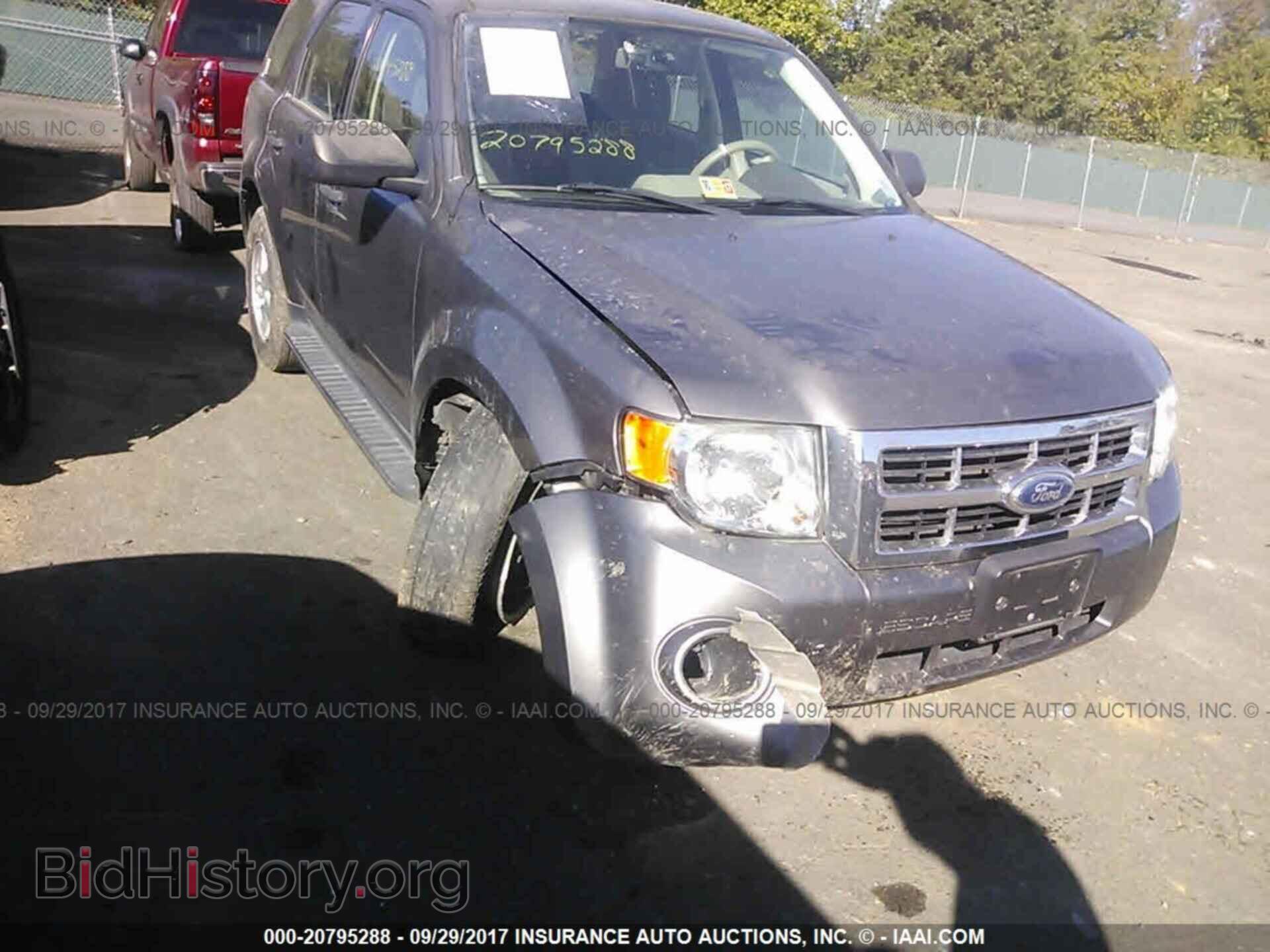 2011 Ford Escape - VIN: 1FMCU0C74BKA04713 - Фото 6