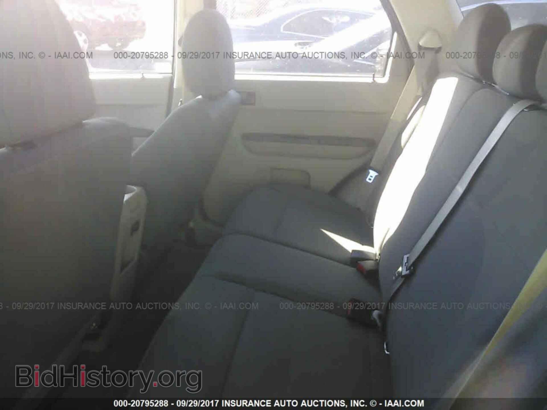 2011 Ford Escape - VIN: 1FMCU0C74BKA04713 - Фото 8