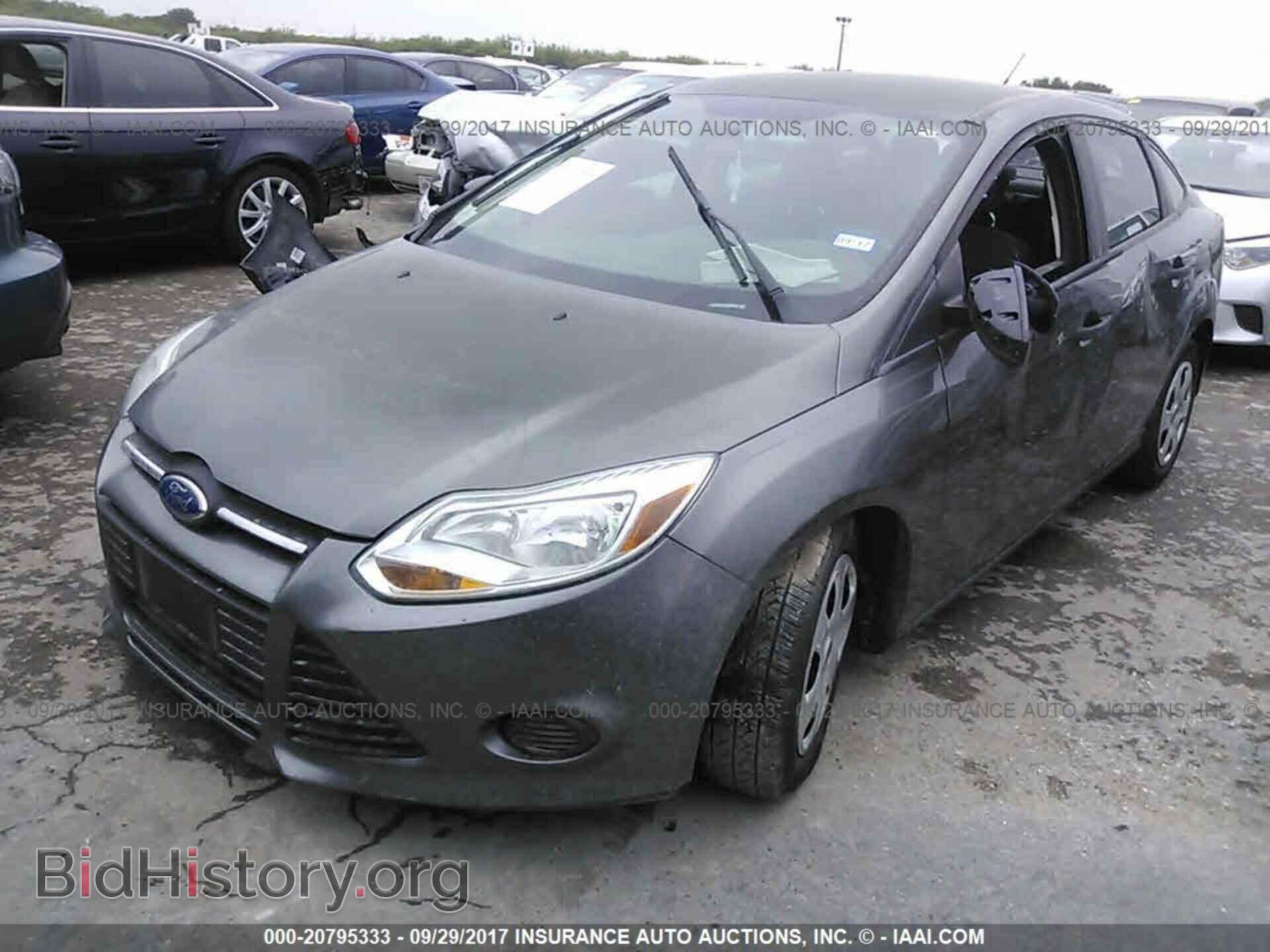 2012 Ford Focus - VIN: 1FAHP3E22CL294553 - Photo 2