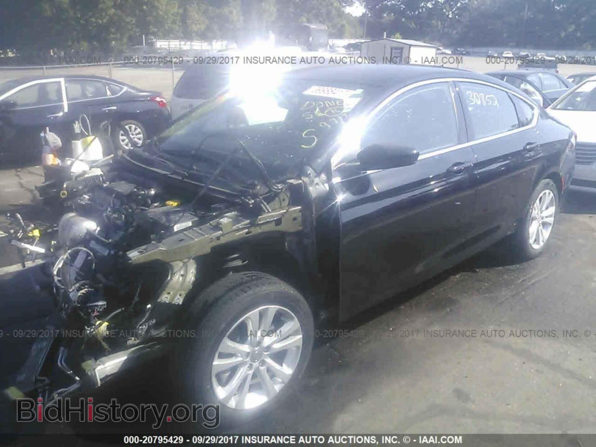 2016 Chrysler 200 - VIN: 1C3CCCAB8GN190234 - Фото 2