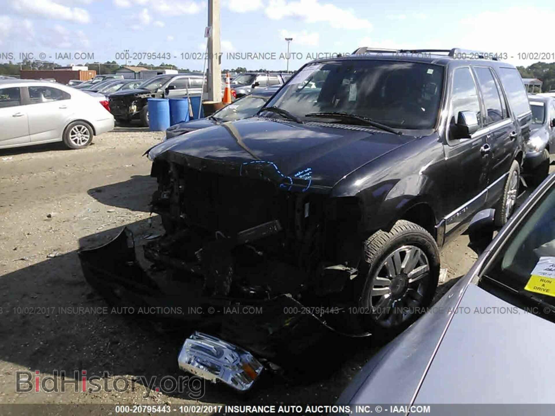 2012 Lincoln Navigator - VIN: 5LMJJ2J57CEL04191 - Фото 2