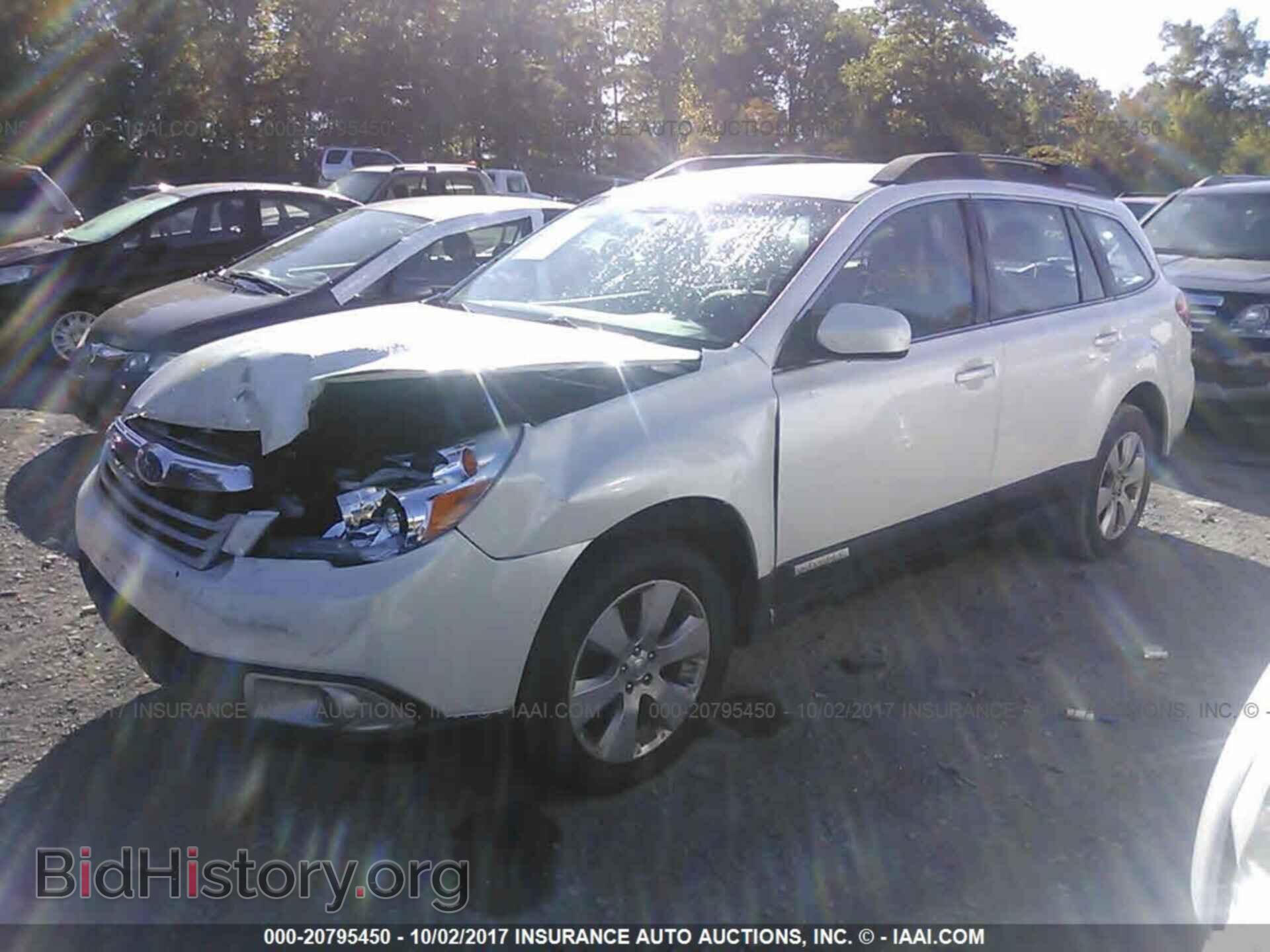 2012 Subaru Outback - VIN: 4S4BRBAC7C3239305 - Photo 2