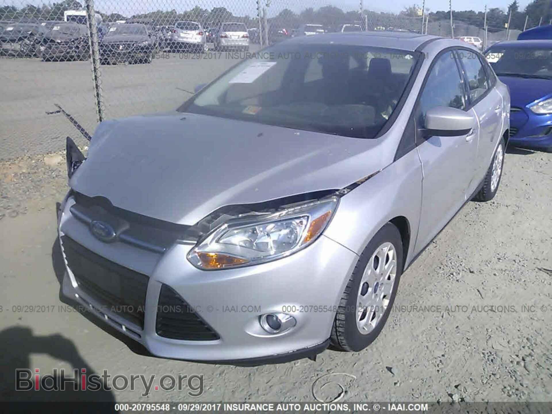 2012 Ford Focus - VIN: 1FAHP3F23CL220217 - Фото 2