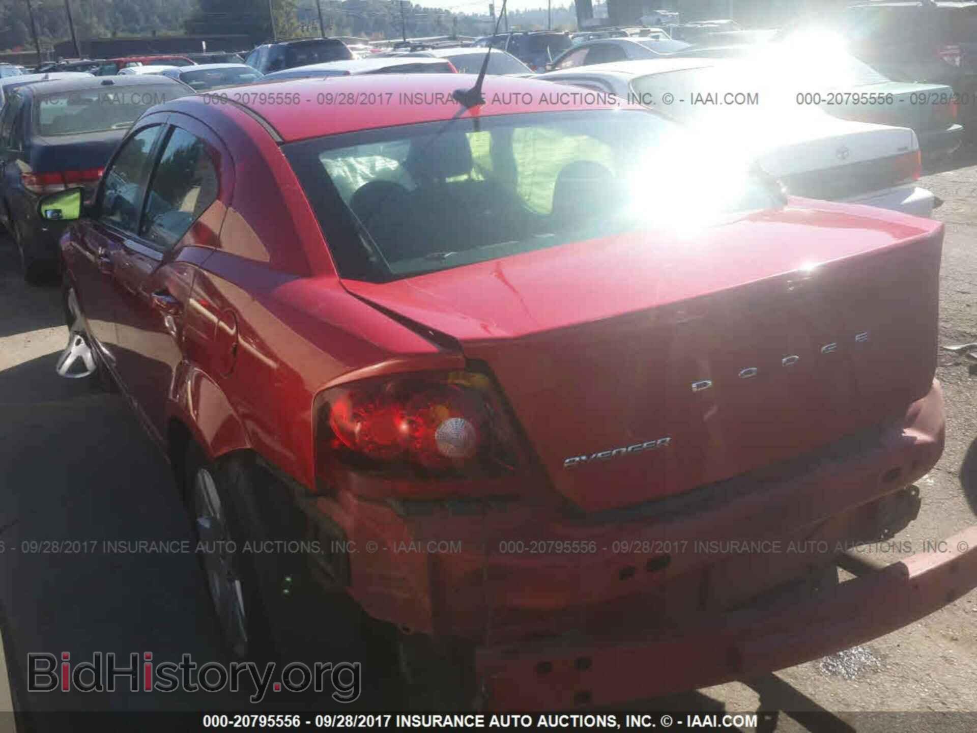 2011 Dodge Avenger - VIN: 1B3BD4FB3BN528832 - Фото 3