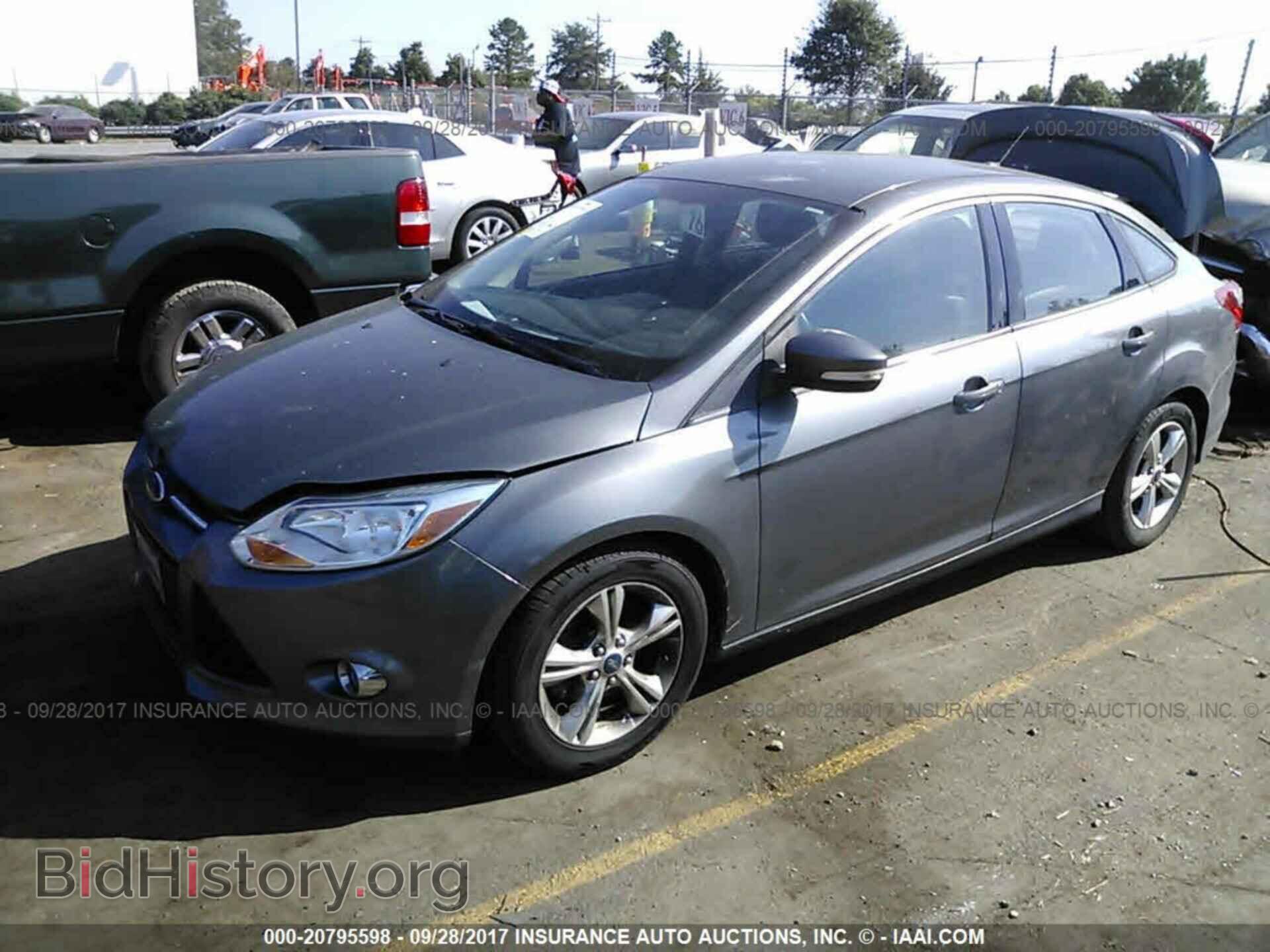 2012 Ford Focus - VIN: 1FAHP3F20CL419371 - Photo 2
