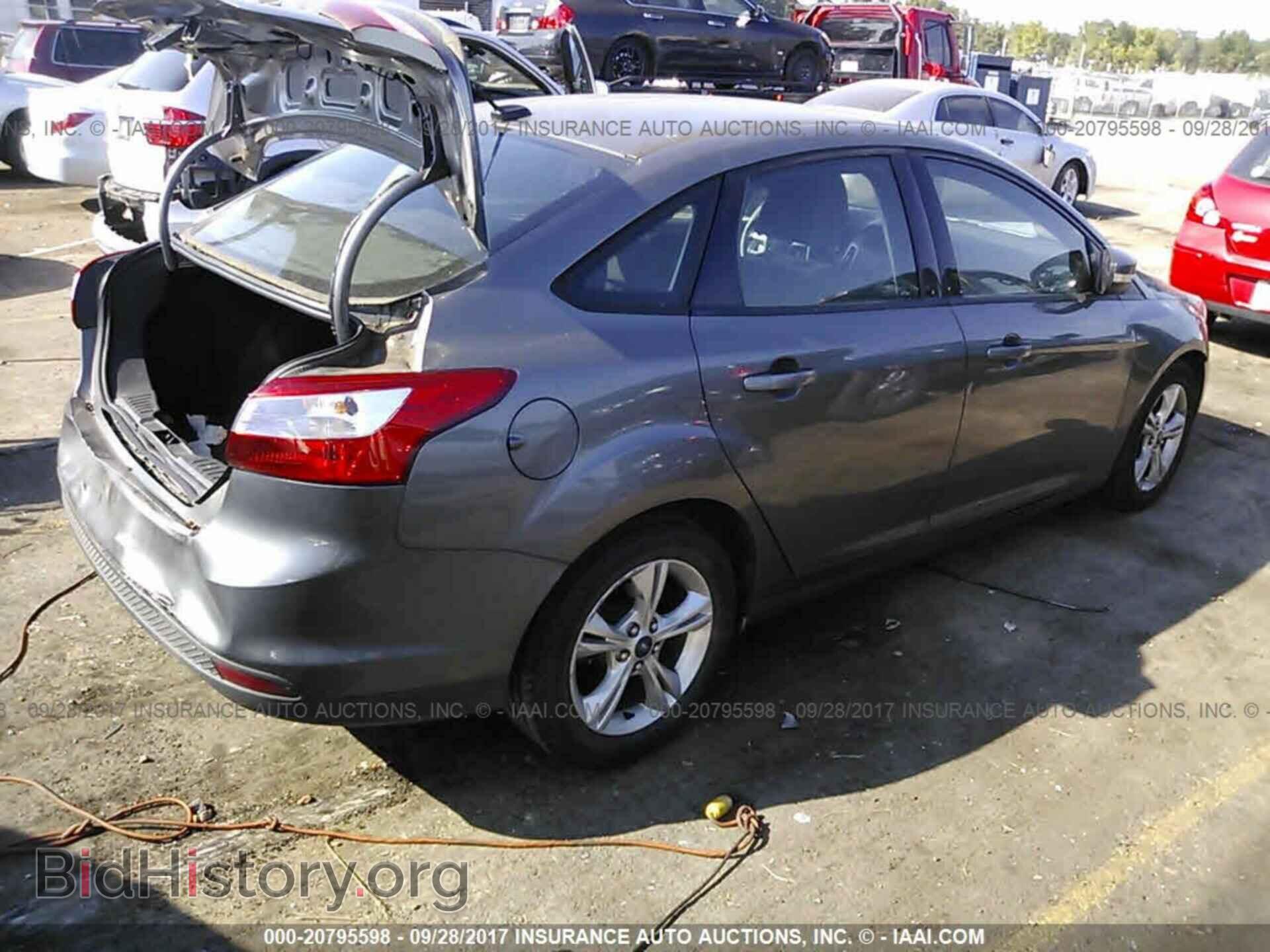 2012 Ford Focus - VIN: 1FAHP3F20CL419371 - Photo 4