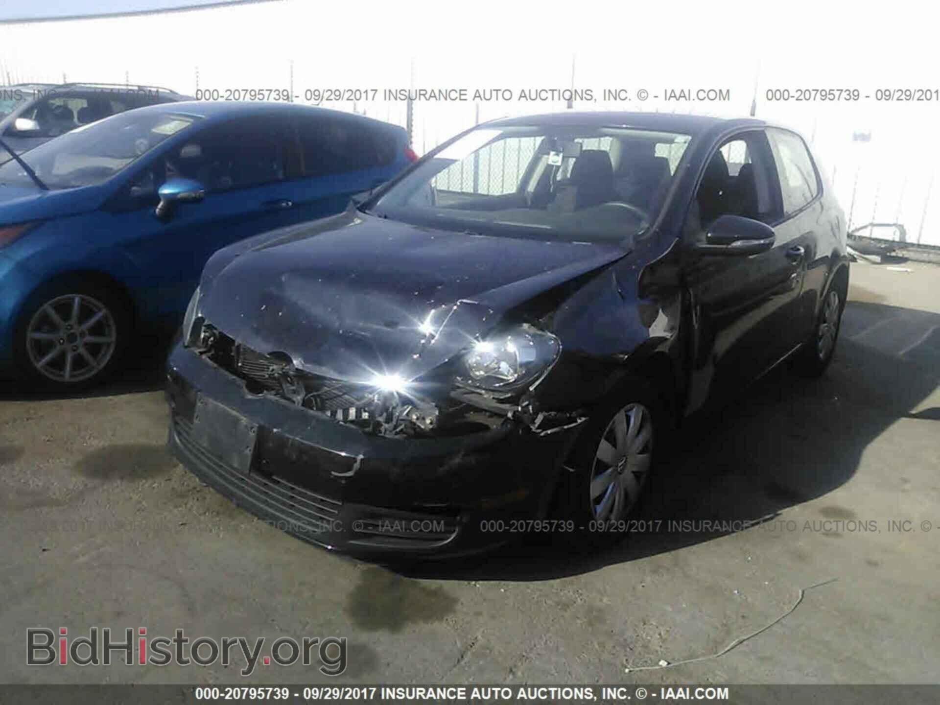 2011 Volkswagen Golf - VIN: WVWAA7AJ0BW022873 - Фото 2