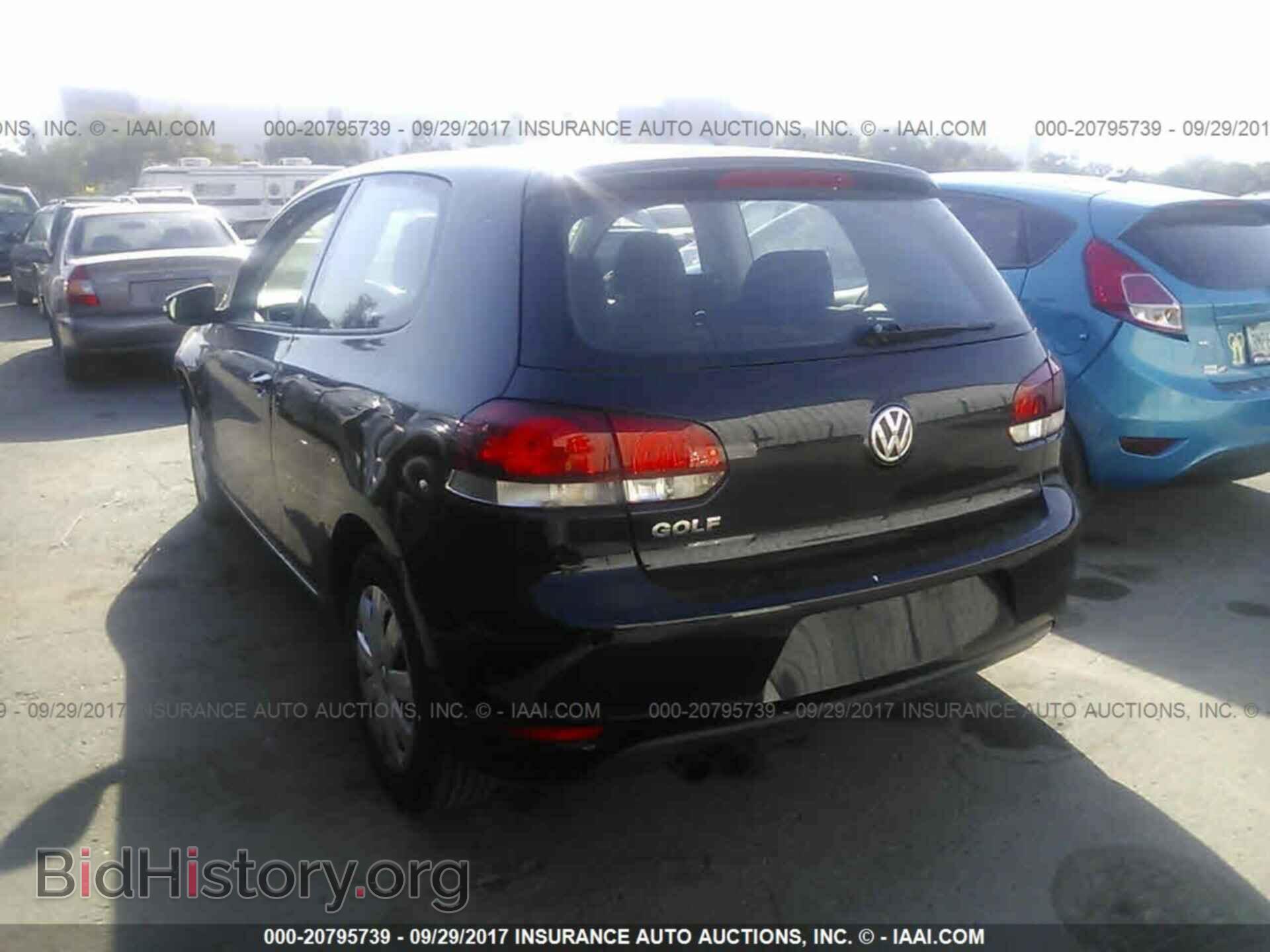 2011 Volkswagen Golf - VIN: WVWAA7AJ0BW022873 - Фото 3