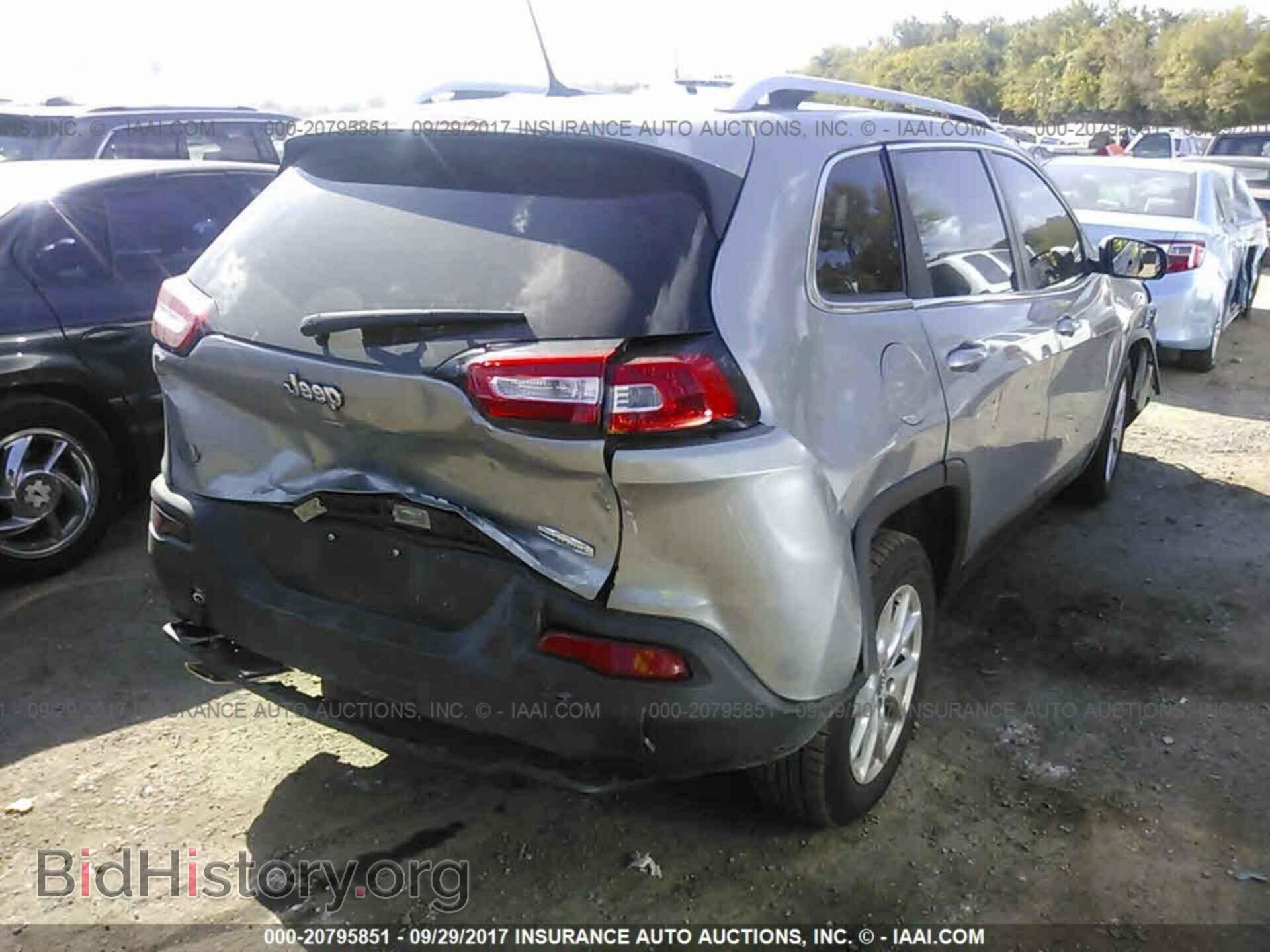 2015 Jeep Cherokee - VIN: 1C4PJLCS0FW732693 - Фото 4