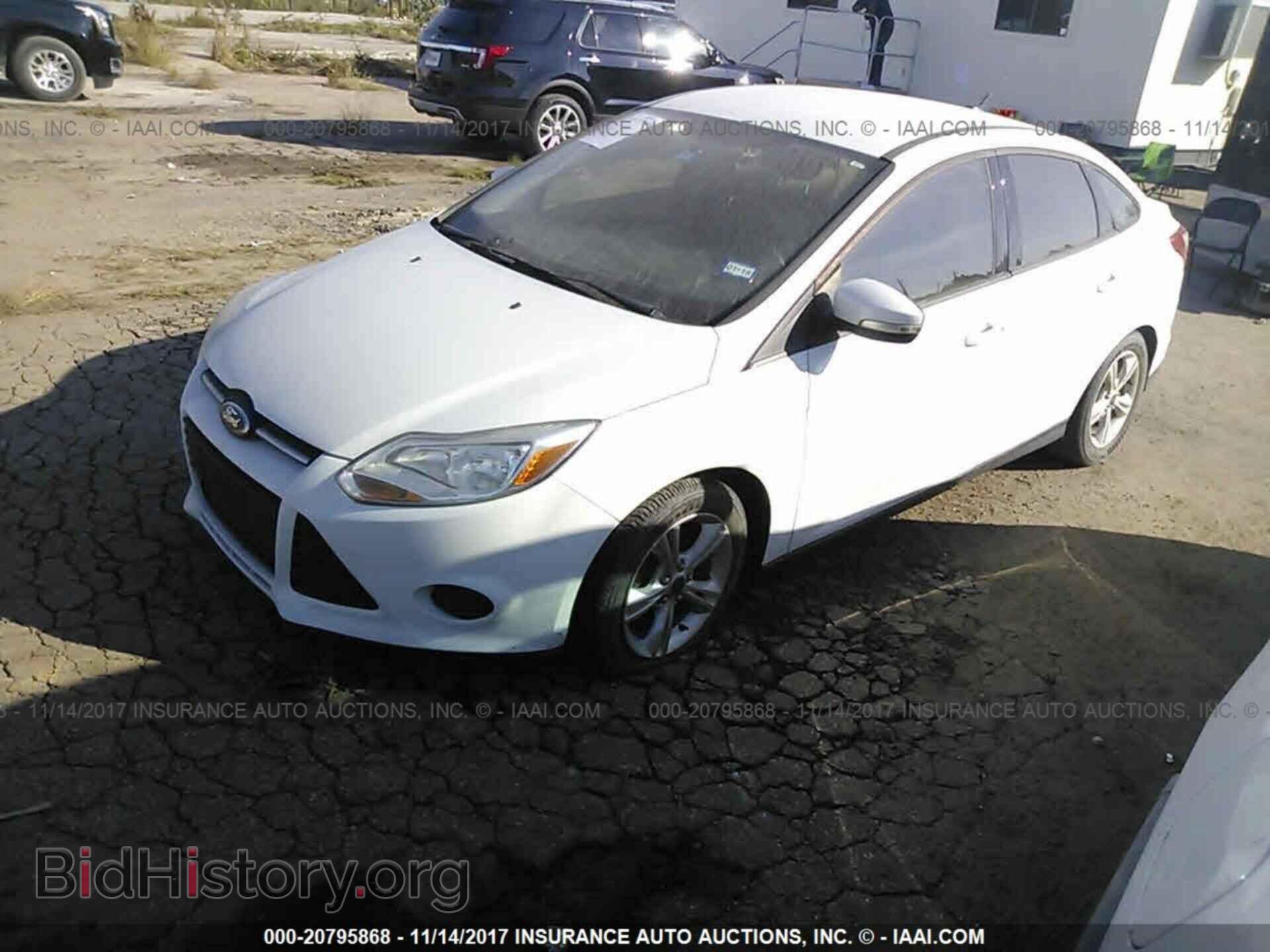 2013 Ford Focus - VIN: 1FADP3F27DL191045 - Фото 2