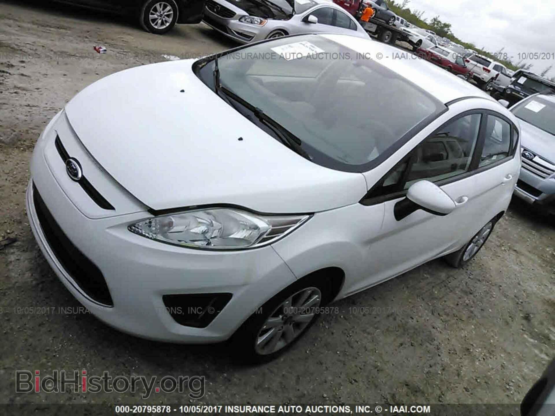 2012 Ford Fiesta - VIN: 3FADP4EJ4CM184632 - Photo 2