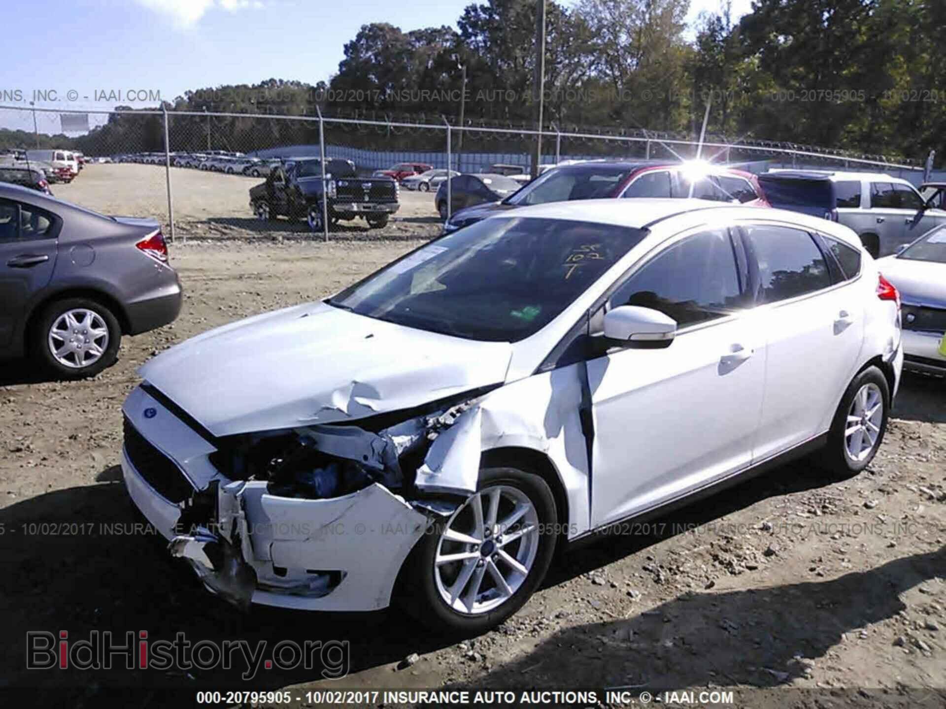 2015 Ford Focus - VIN: 1FADP3K25FL222673 - Photo 2