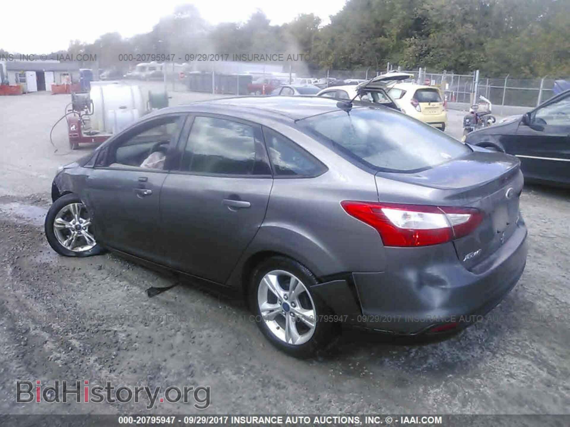2014 Ford Focus - VIN: 1FADP3F22EL152946 - Фото 3