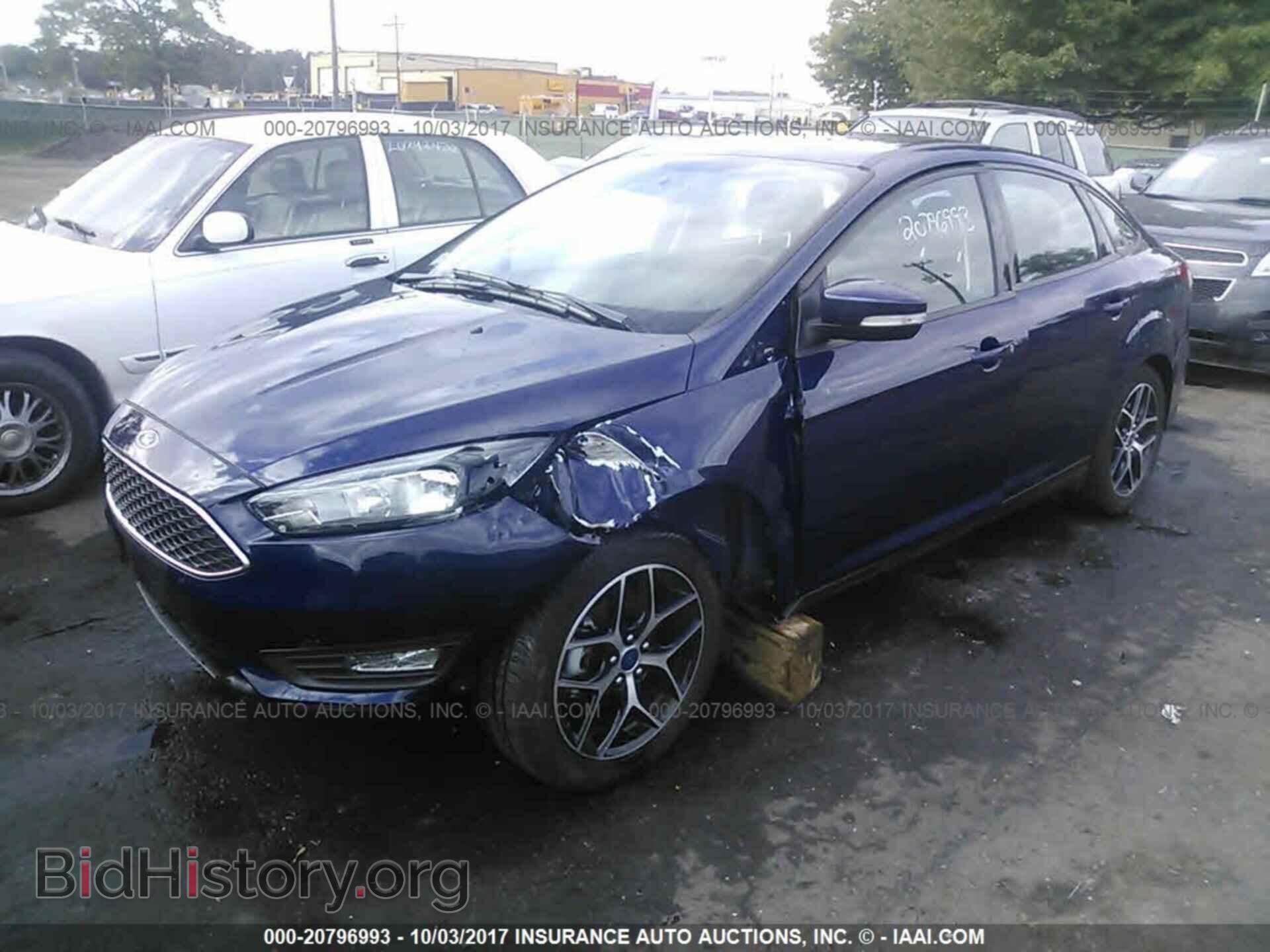 2017 Ford Focus - VIN: 1FADP3H29HL202968 - Photo 2