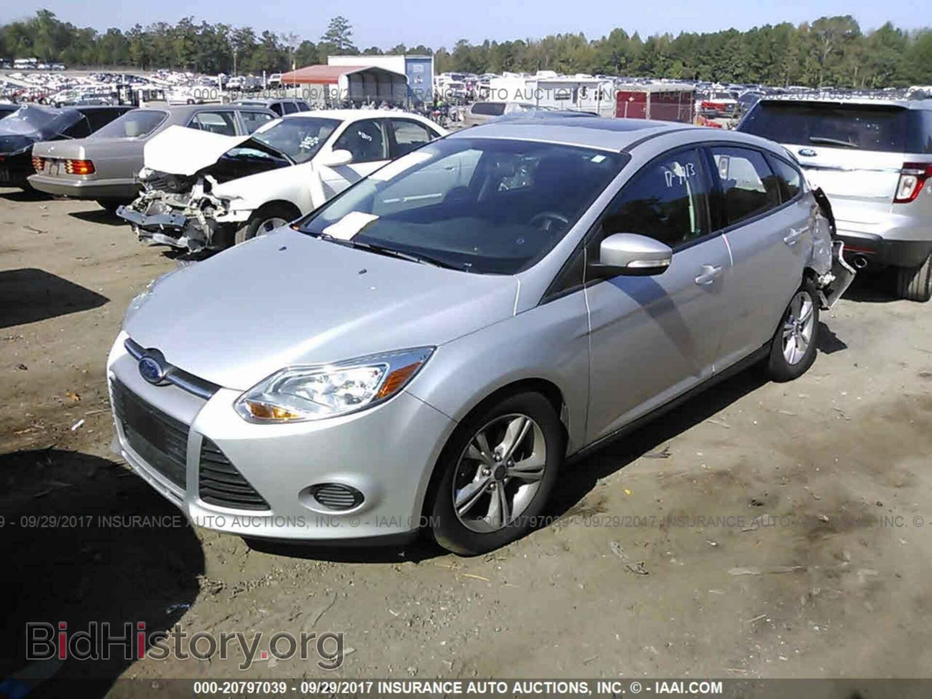 2014 Ford Focus - VIN: 1FADP3K27EL359399 - Photo 2