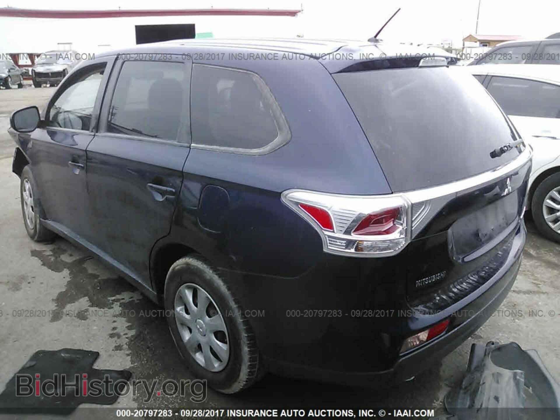 2014 Mitsubishi Outlander - VIN: JA4AD2A33EZ011844 - Фото 3