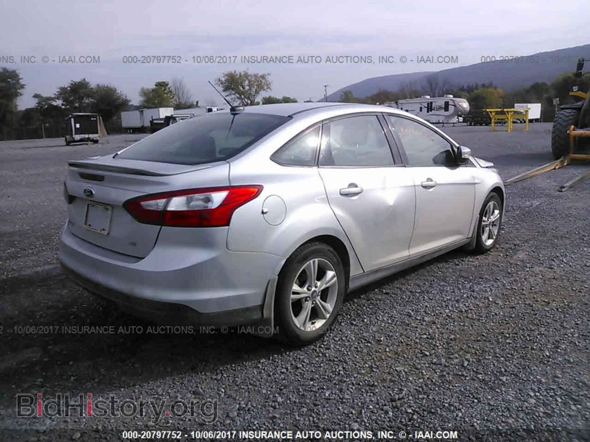 2012 Ford Focus - VIN: 1FAHP3F2XCL225978 - Photo 4