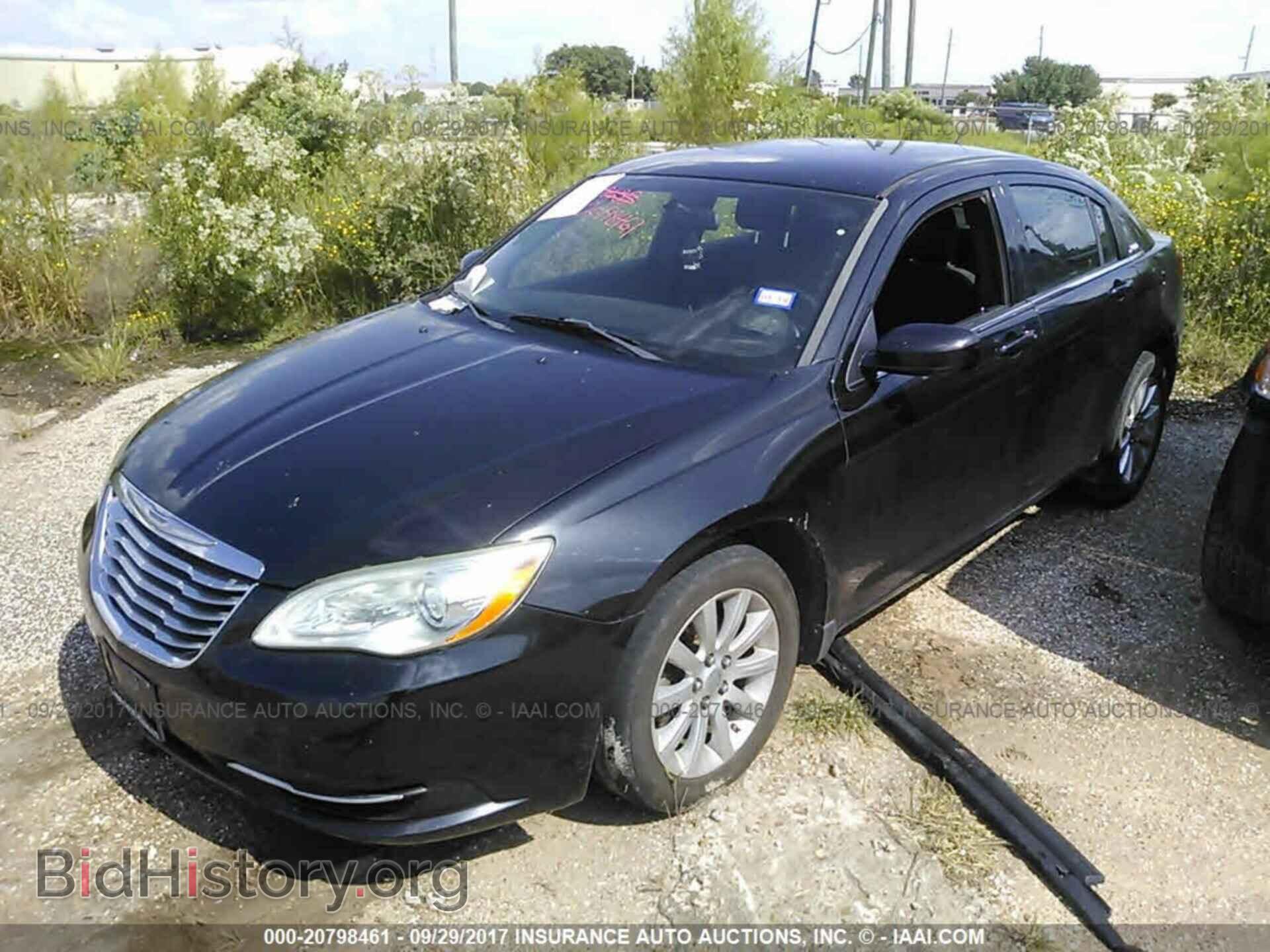 2011 Chrysler 200 - VIN: 1C3BC1FB7BN521418 - Photo 2