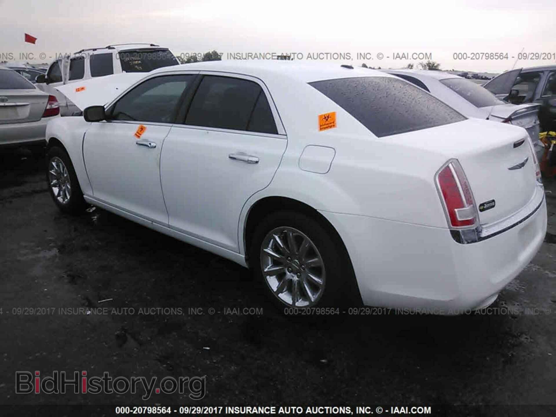 2014 Chrysler 300c - VIN: 2C3CCAEG7EH105058 - Фото 3