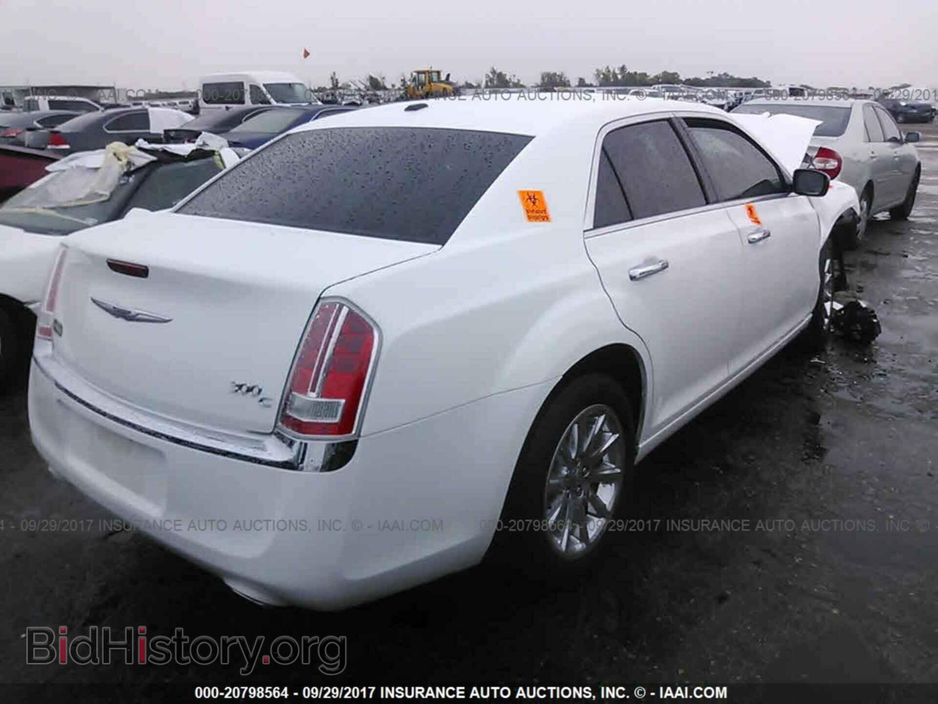 2014 Chrysler 300c - VIN: 2C3CCAEG7EH105058 - Фото 4