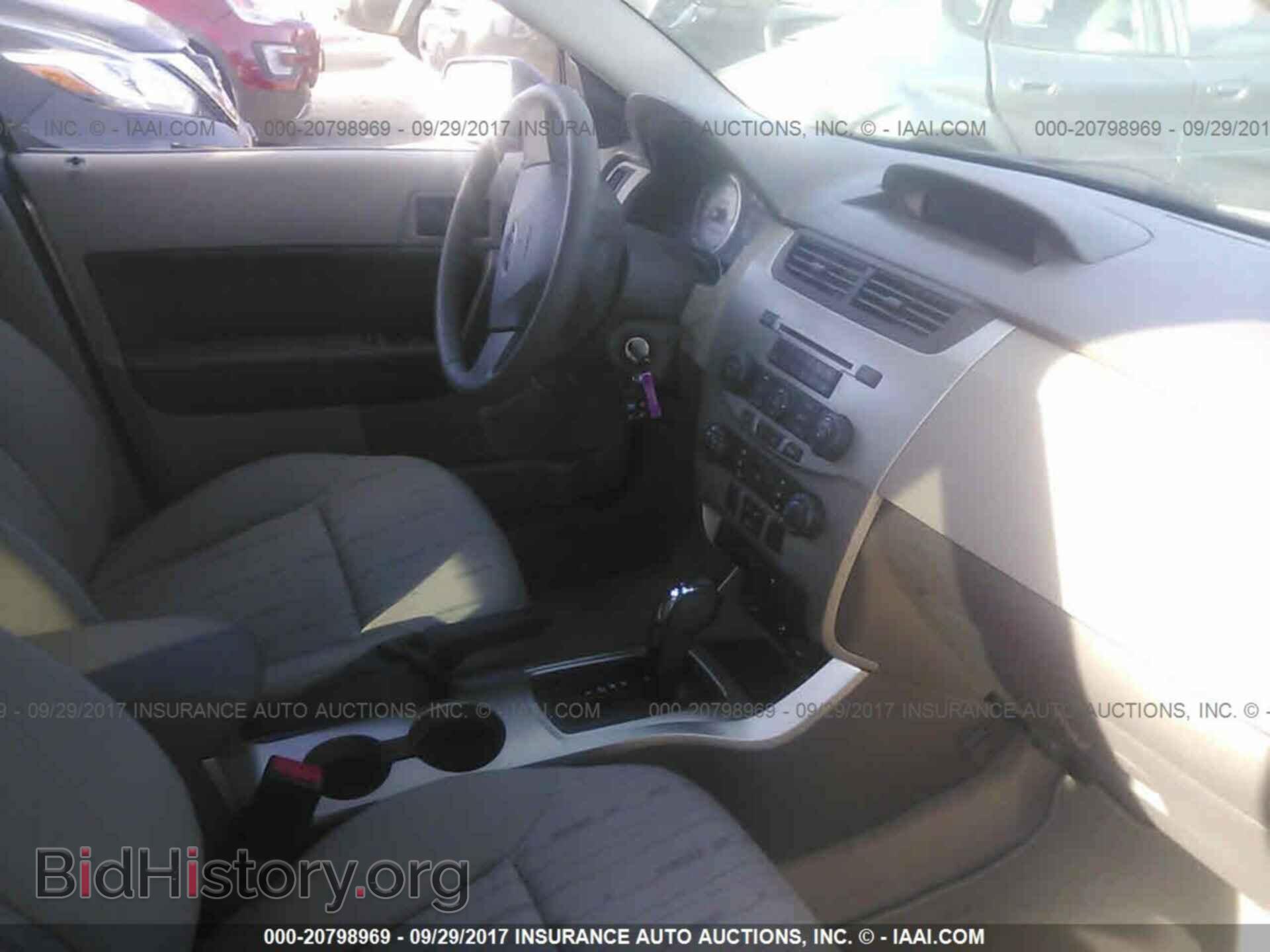 2011 Ford Focus - VIN: 1FAHP3FN0BW181366 - Photo 5