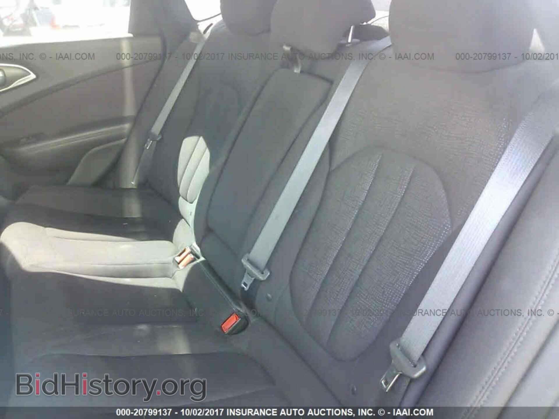 2016 Chrysler 200 - VIN: 1C3CCCABXGN106625 - Photo 8