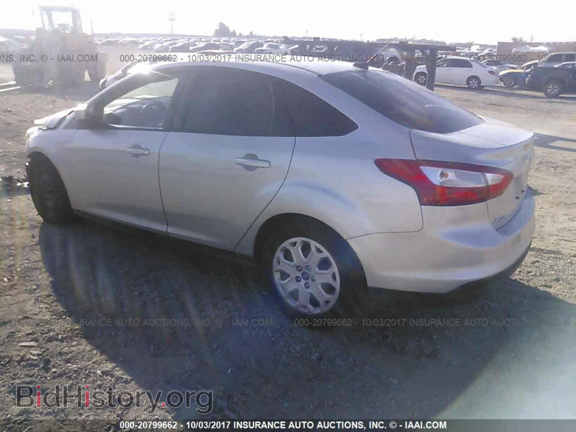 2012 Ford Focus - VIN: 1FAHP3F26CL108656 - Фото 3