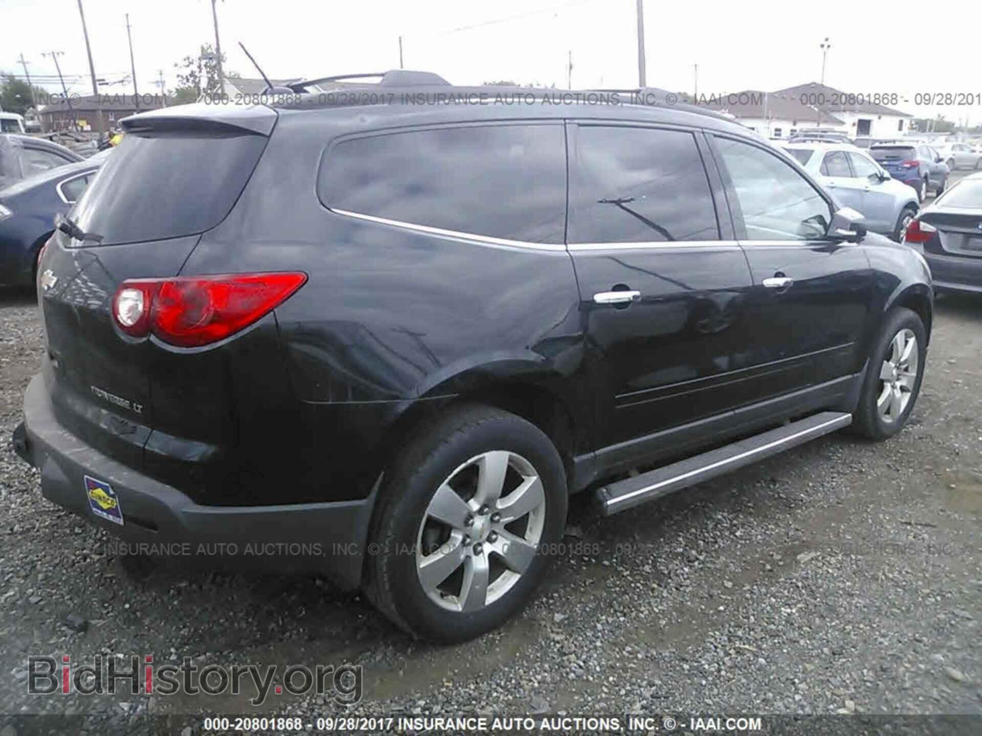 2011 Chevrolet Traverse - VIN: 1GNKRGED9BJ384366 - Photo 4