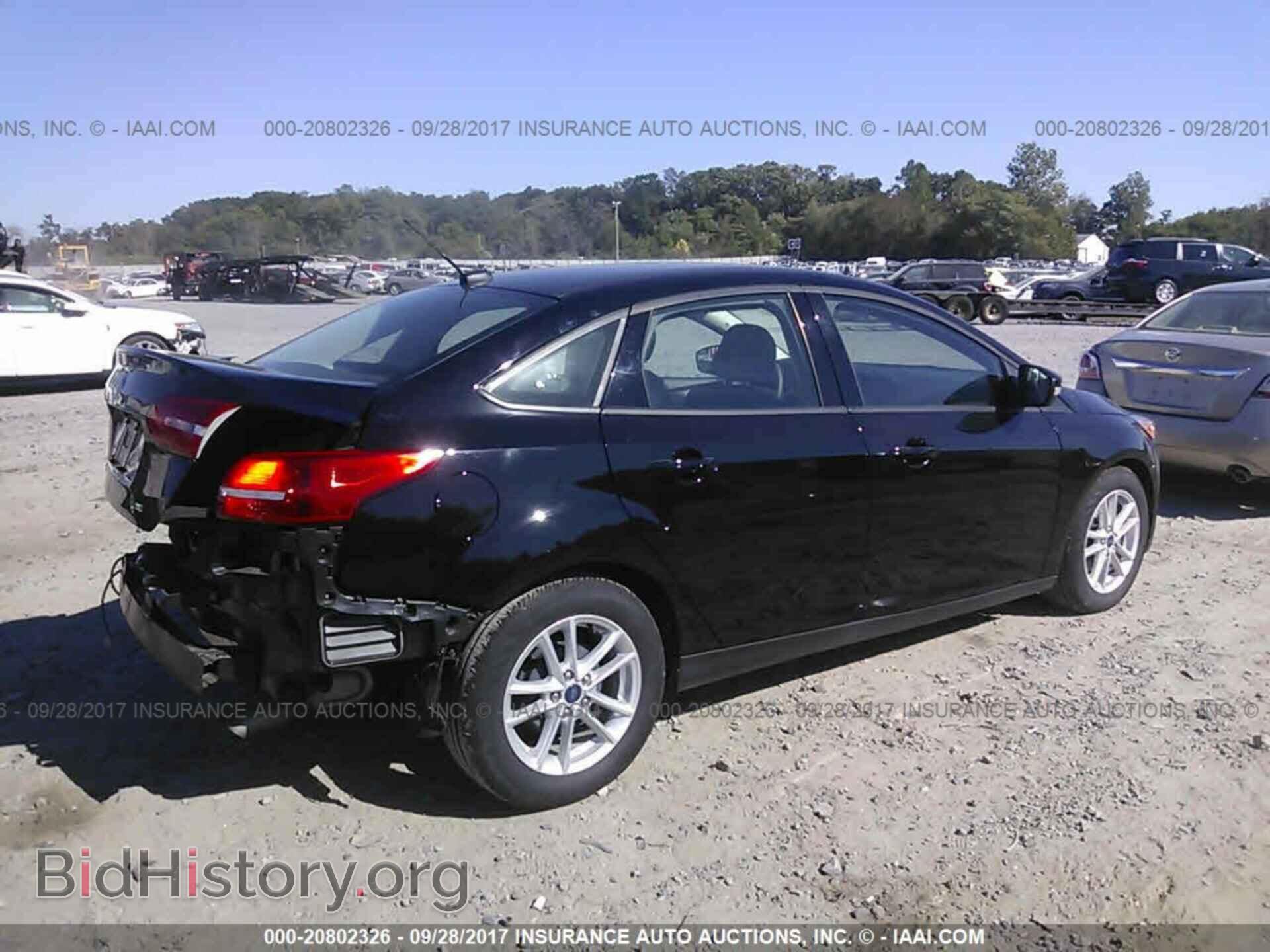 2017 Ford Focus - VIN: 1FADP3F29HL240736 - Photo 4