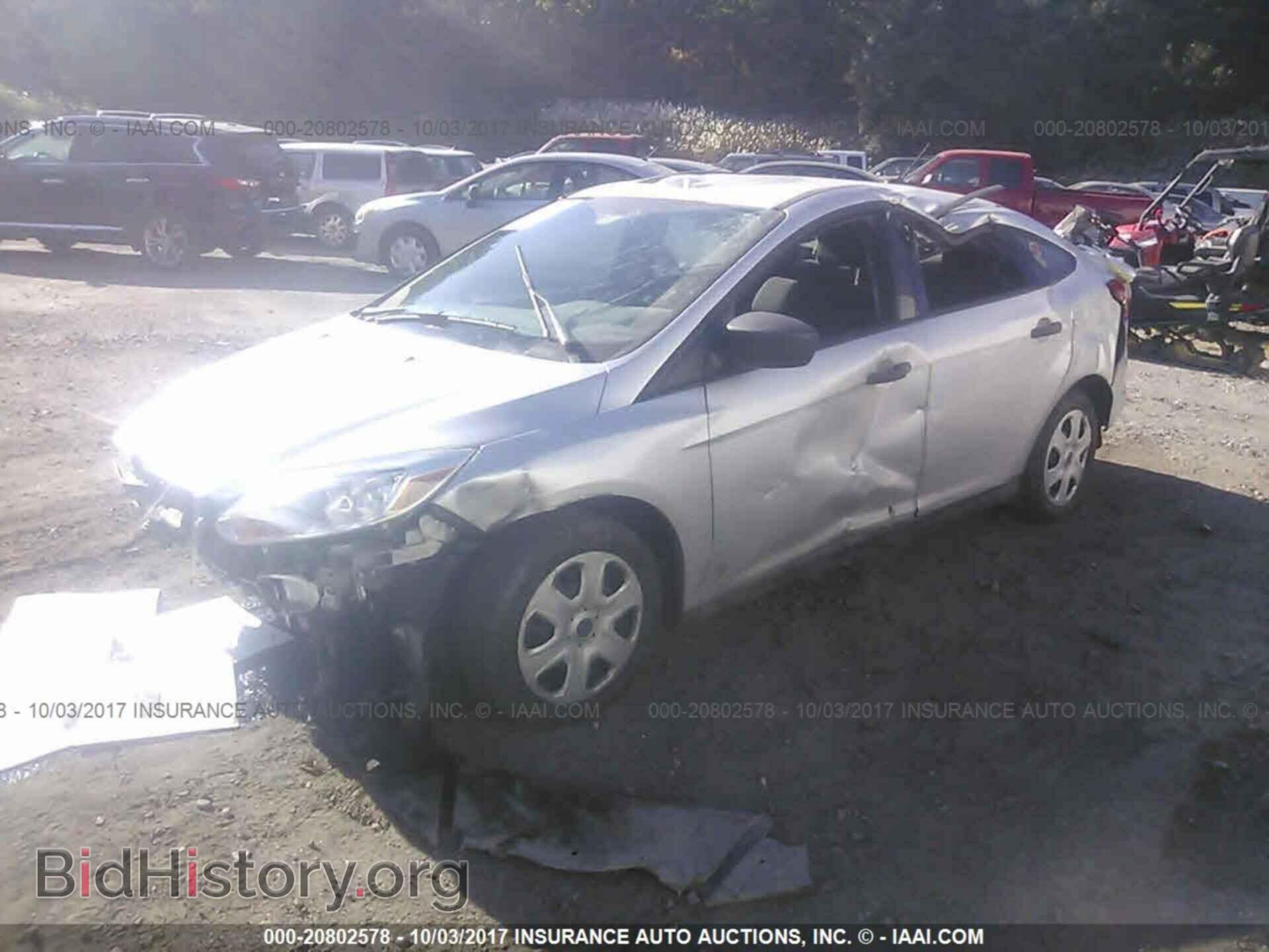 2012 Ford Focus - VIN: 1FAHP3E20CL326965 - Photo 2