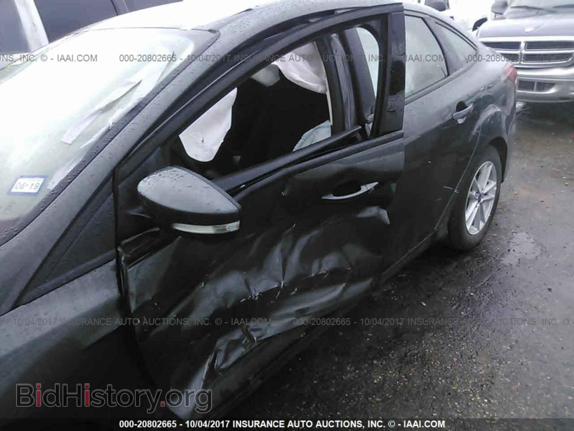 2017 Ford Focus - VIN: 1FADP3F2XHL284082 - Photo 6