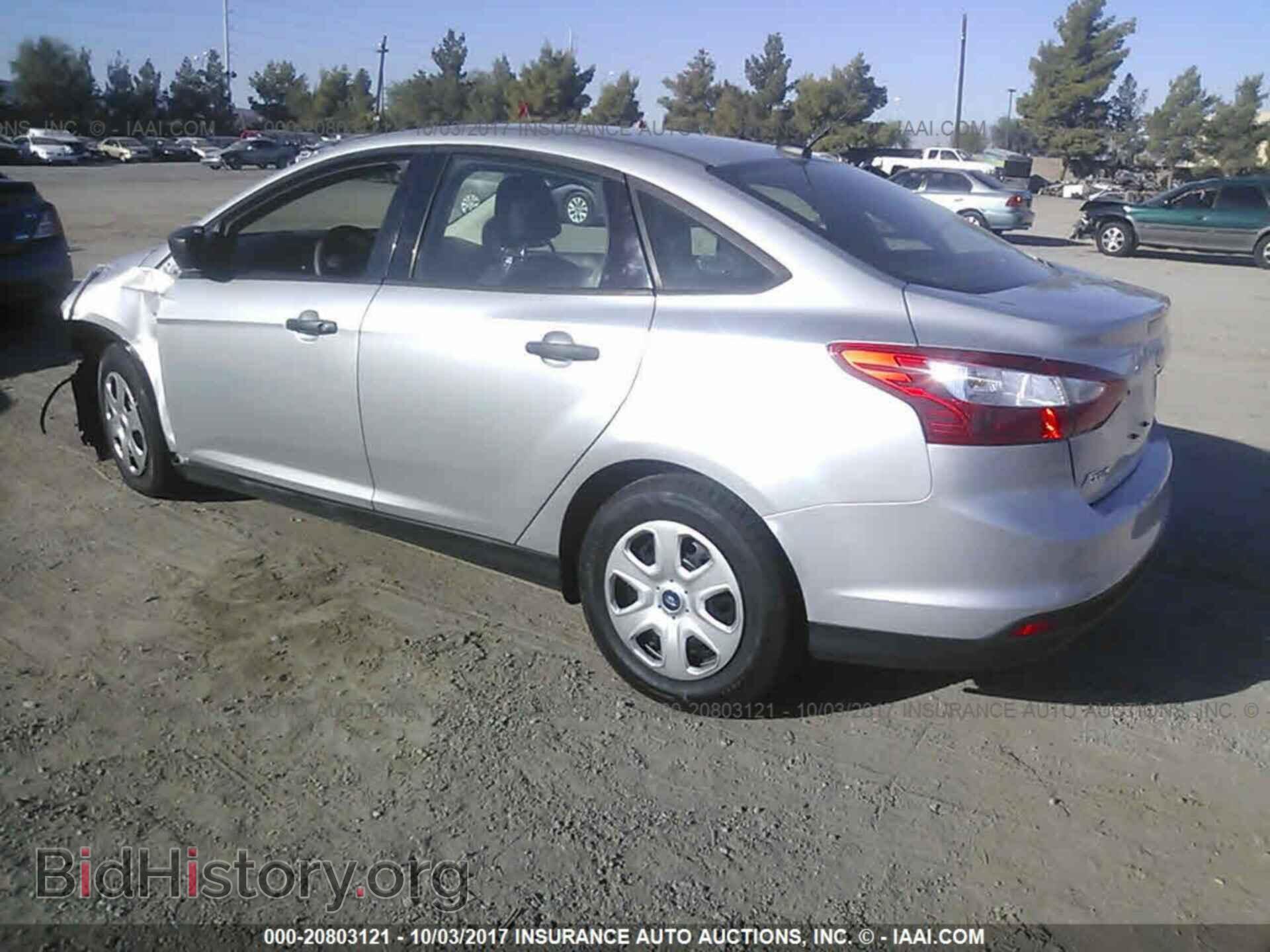 2012 Ford Focus - VIN: 1FAHP3E20CL321524 - Photo 3